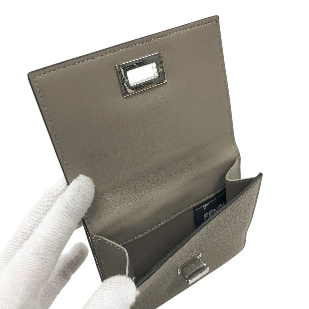 フェンディ セレリア ピーカブー ターンロック レザー 2つ折り財布