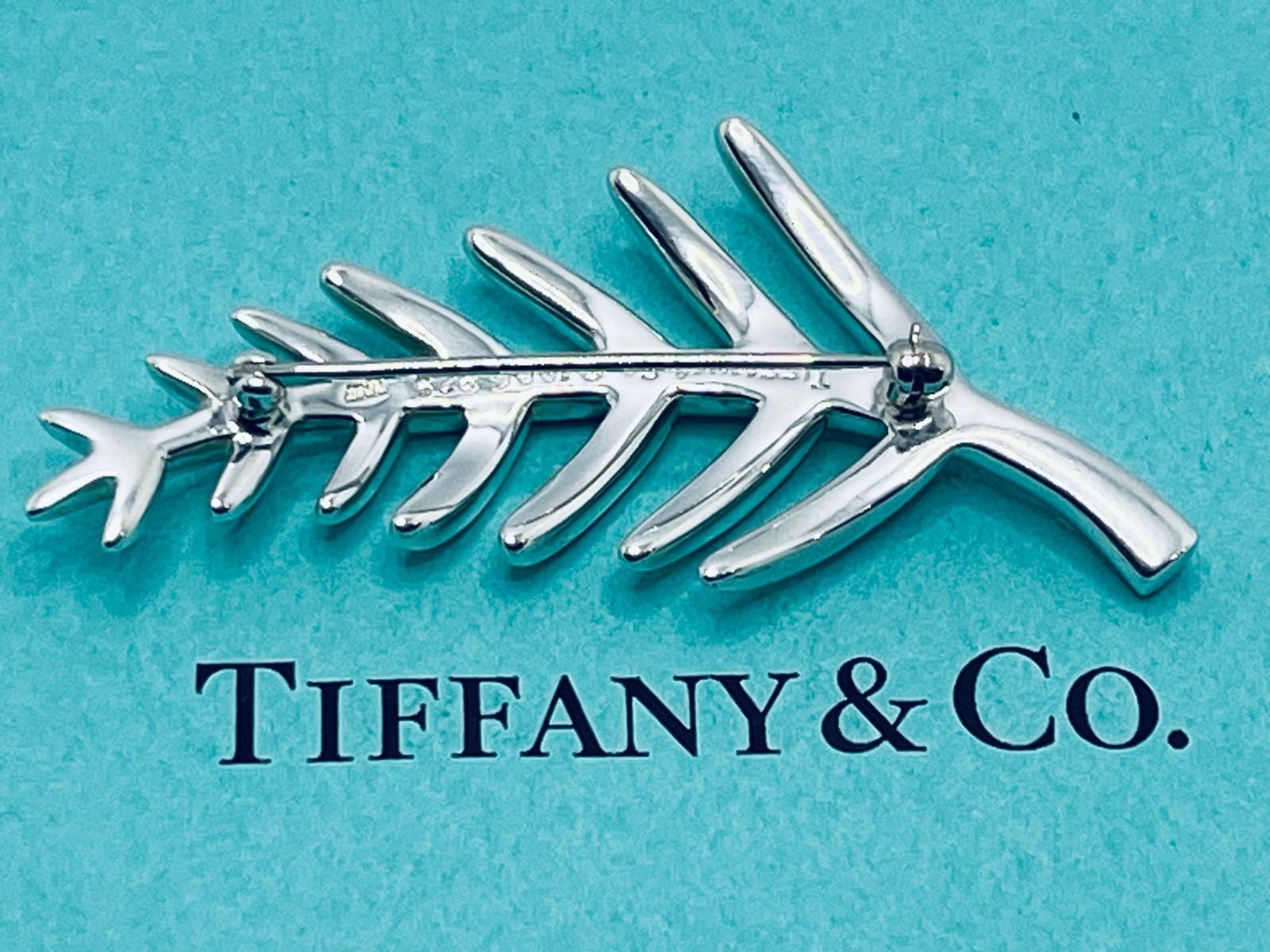 □ 45494☆年 ティファニー ブローチ K18 925 コンビリーフ