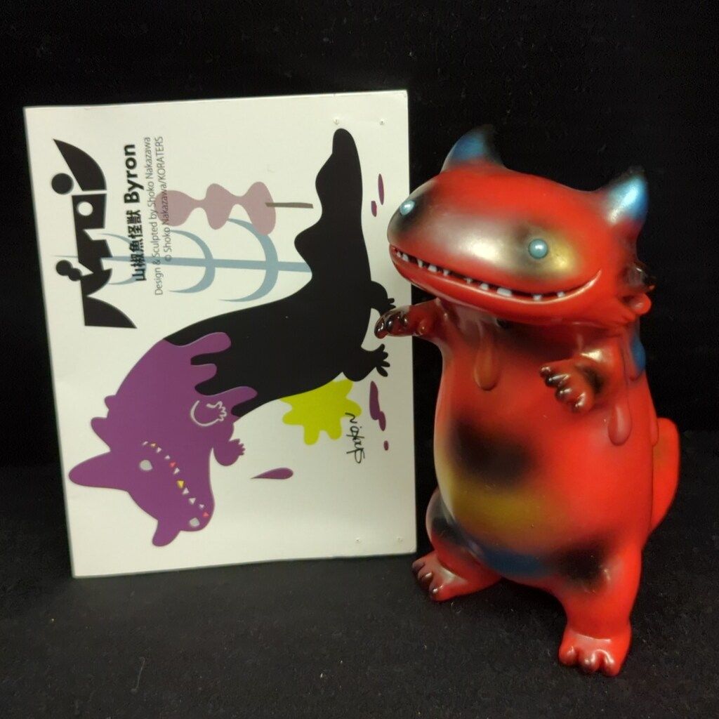 ナカザワショーコ 原宿 mini個展 レインボー 山椒魚怪獣バイロン