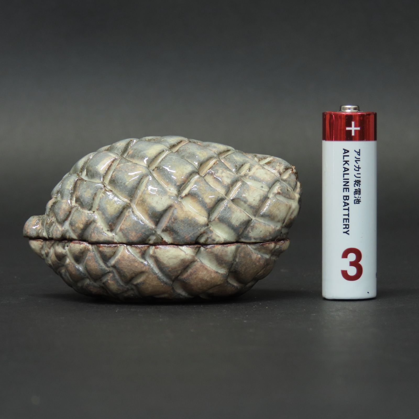 01s85 美品 十三代 田原陶兵衛 真作保証 萩焼 松実香合 高さ4cm 在銘