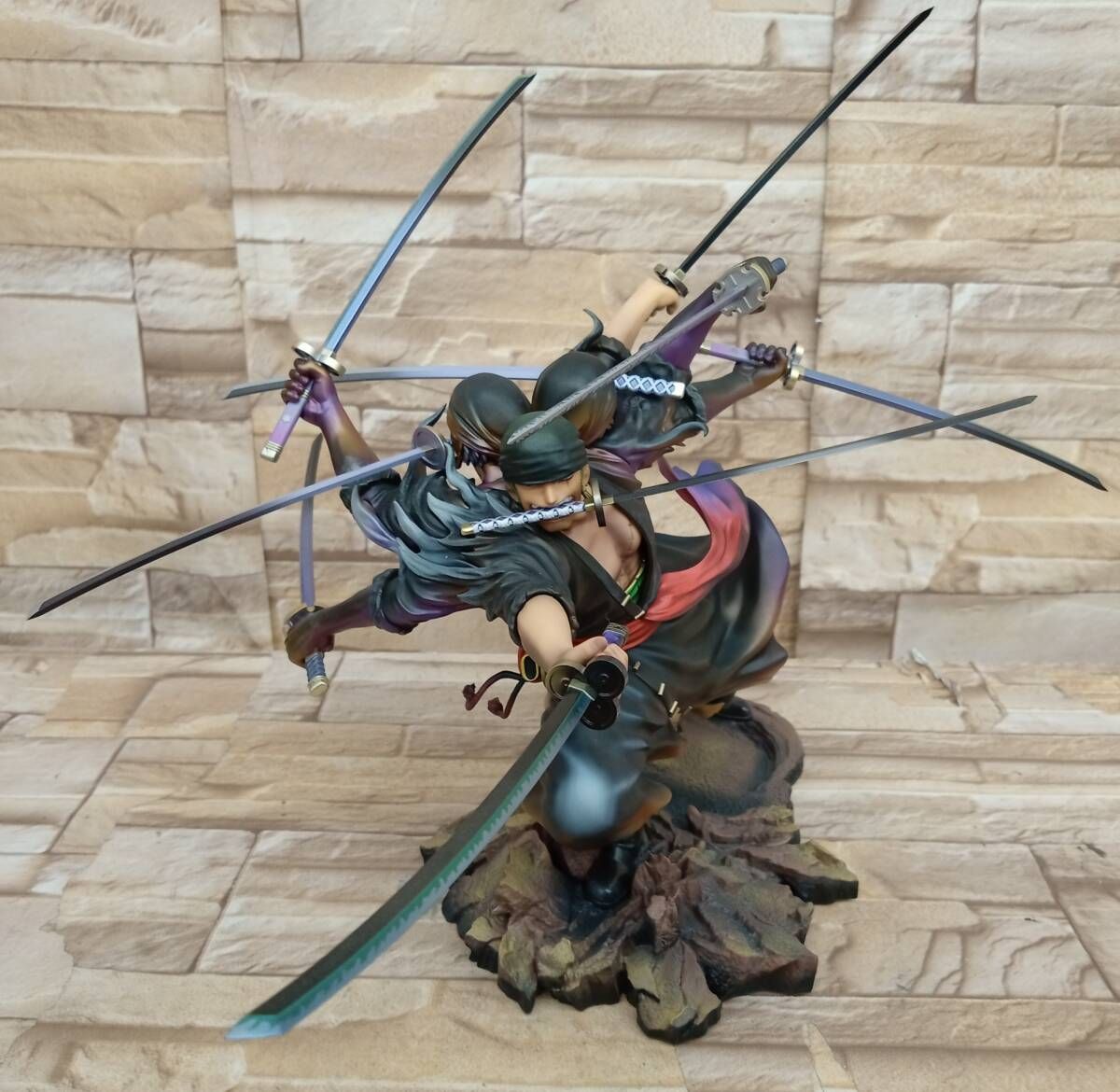 ONEPIECE POP MAXIMUM ゾロ Ver.鬼気 九刀流 小売業者 “阿修羅” P.O.P