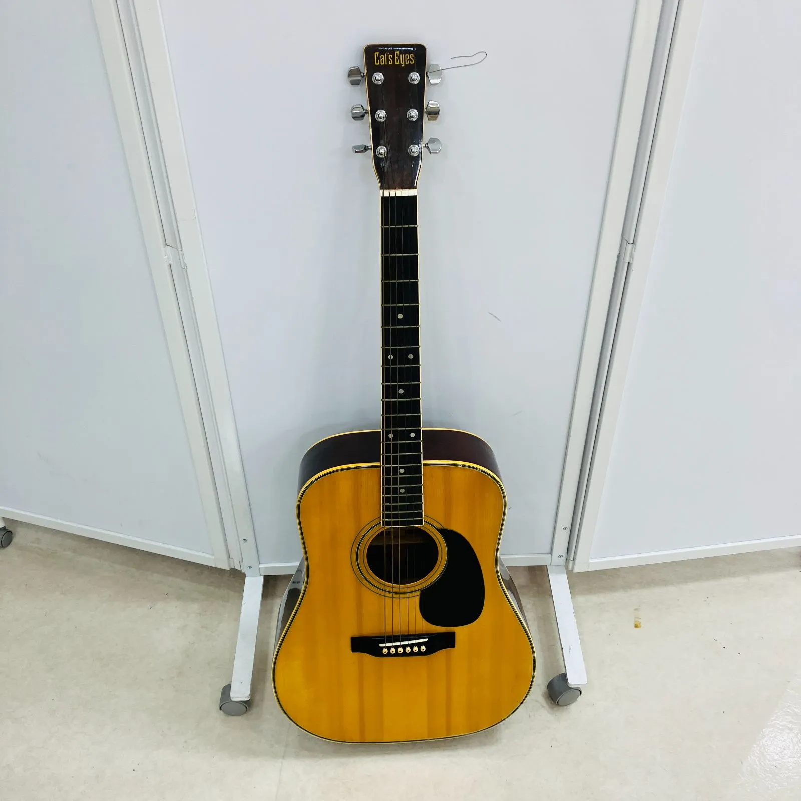 ☆ 格安スタート！送料込み！アコースティックギター CAT'S EYES