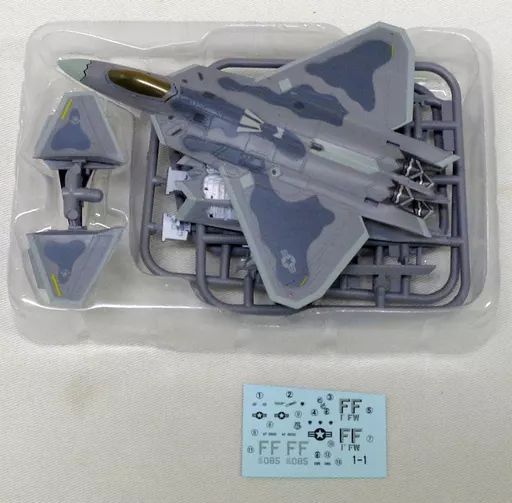 プラモデル 1/144 1-1. F-22A アメリカ空軍 第1戦闘航空団司令機