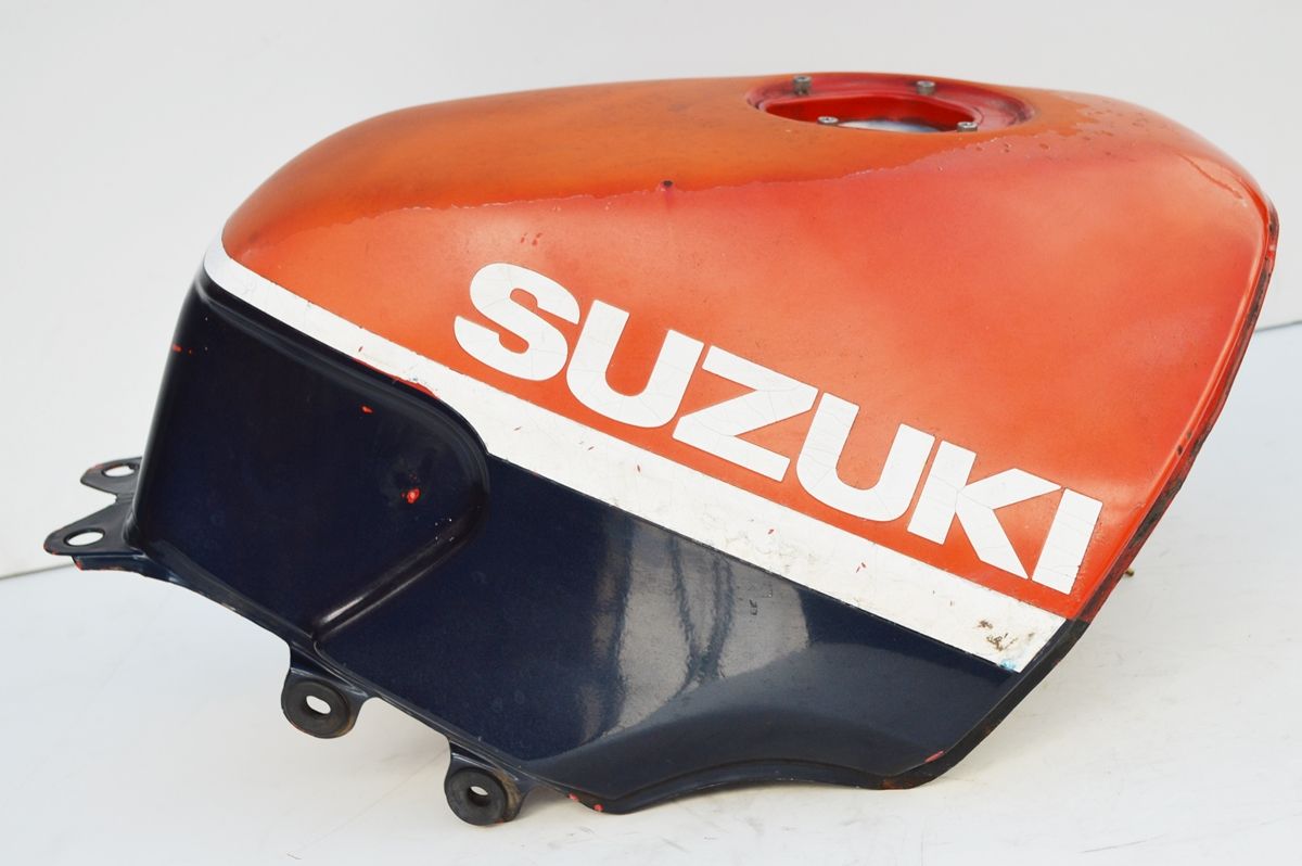 GT380 スズキ GT550 純正タンク GT380にも 純正タンク GT550