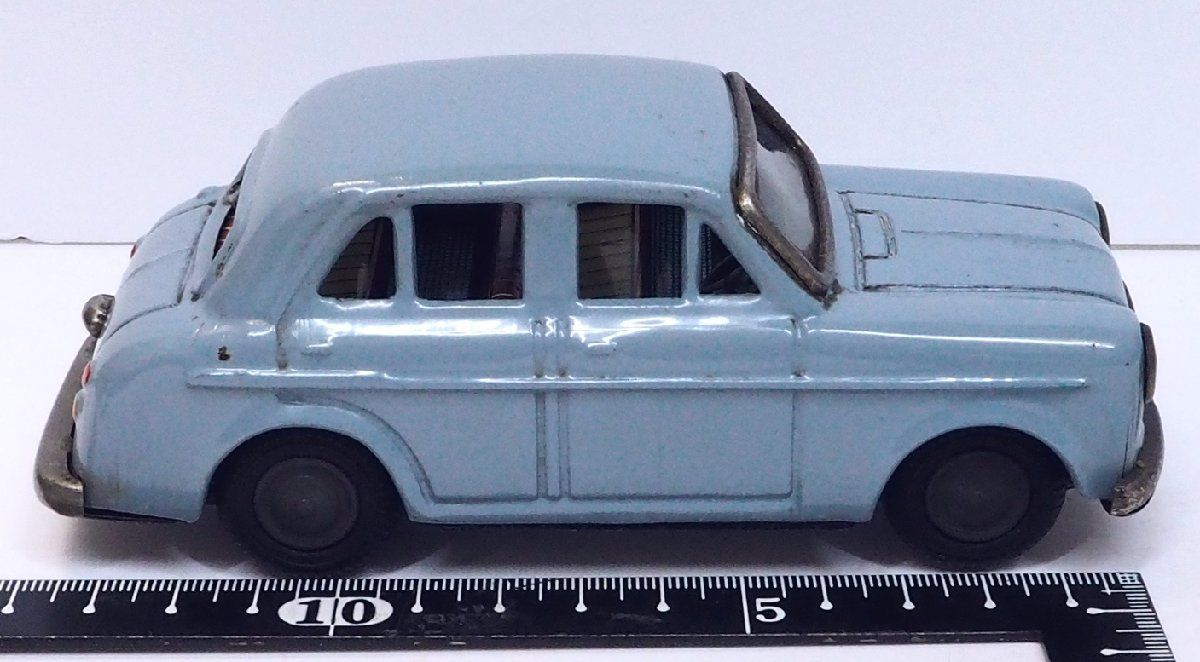 萬代屋【ダットサン セダン1000赤】ブリキtin toy car自動車【箱無