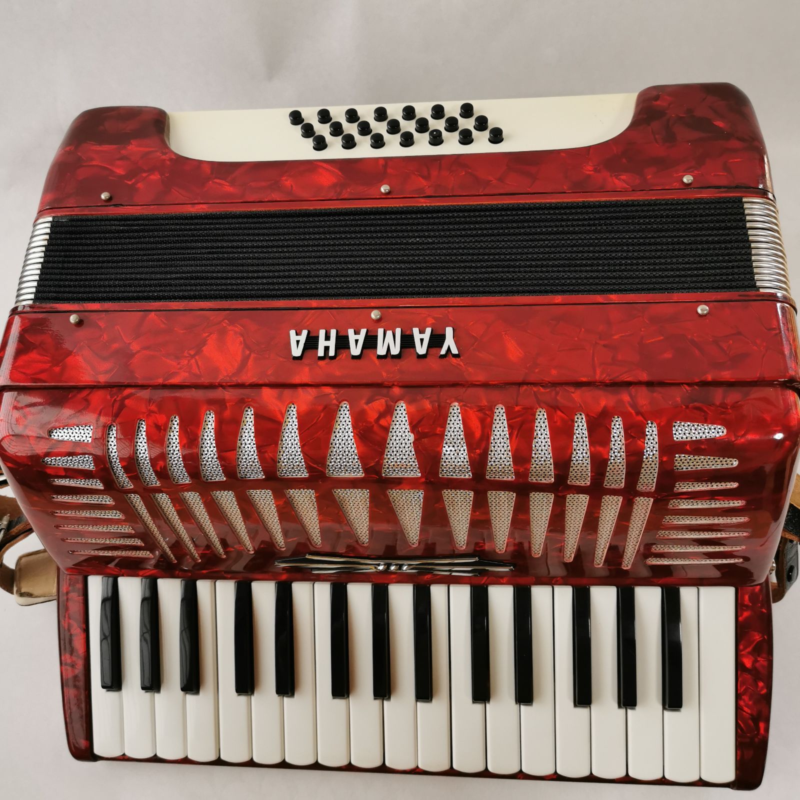 YAMAHA ヤマハ アコーディオン 32鍵盤 YA-21 赤系 8905 YAMAHA ヤマハ