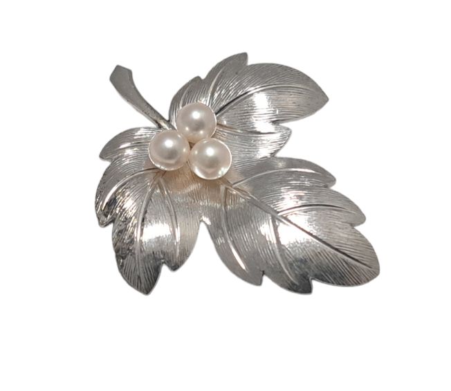 MIKIMOTO ミキモト ブドウの葉とパールのブローチ 最新 シルバー