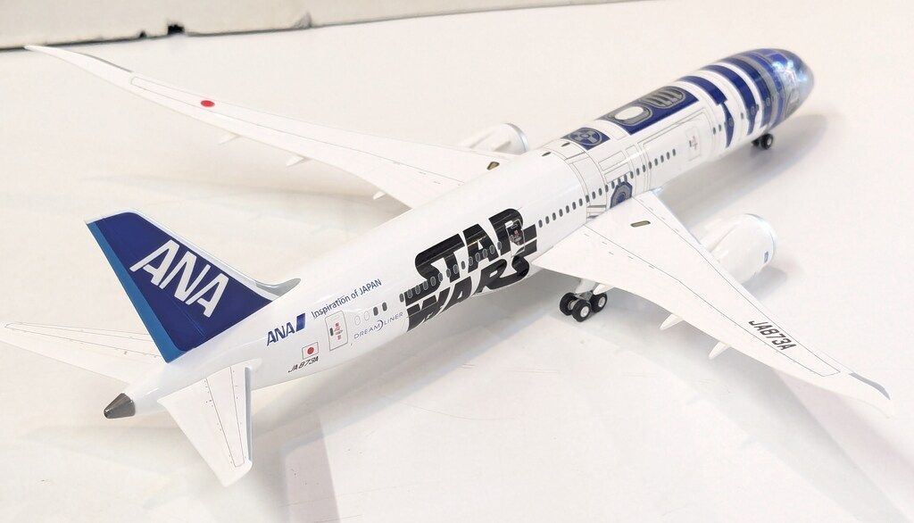 全日空商事 1/200スケール Boeing787-9 ANA STAR WARS R2-D2 JET ギア