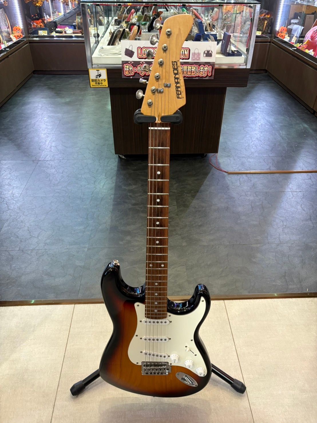 ◇FERNANDES フェルナンデス エレキギター サンバースト 最も安い
