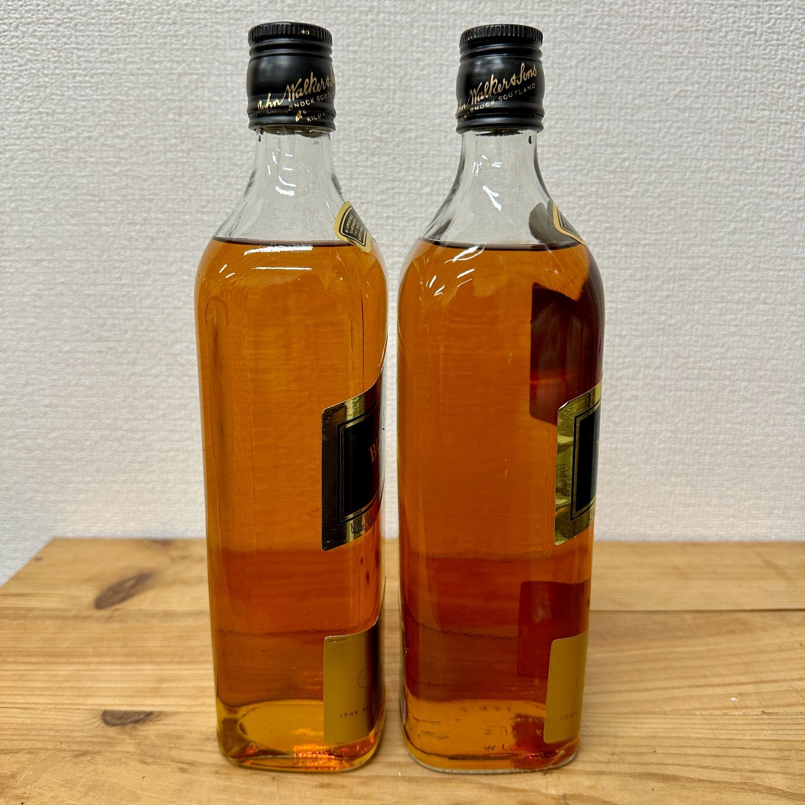 Johnnie Walker ブラック&レッド 70年代 白紋章2本セット 箱入