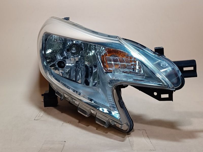 ノートE12 LED右ヘッドライト 日産 NOTE⁄ノート E12⁄HE12 後期 右