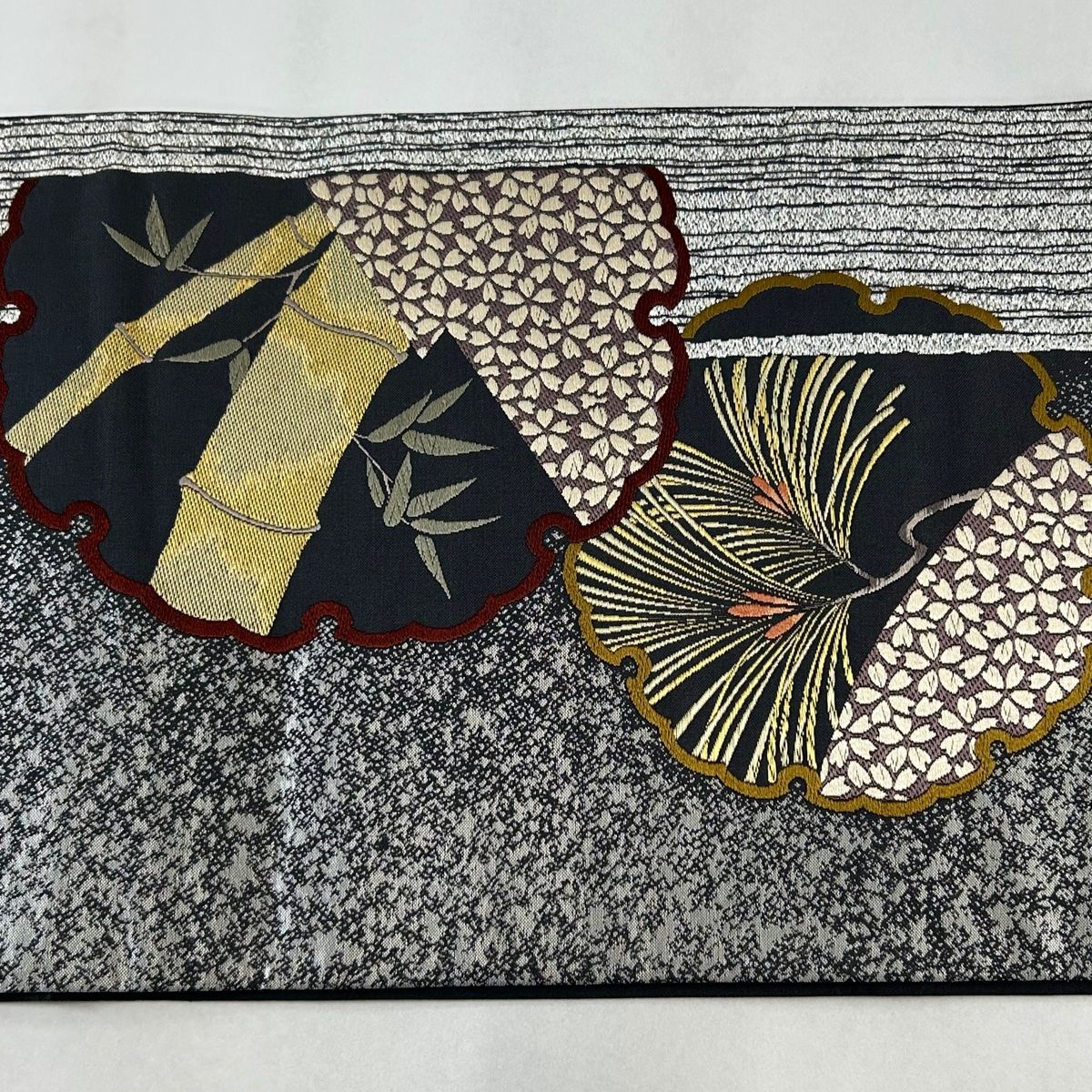 袋帯 美品 秀品 雪輪 松竹 箔 黒灰 六通 正絹 【中古】 - メルカリ