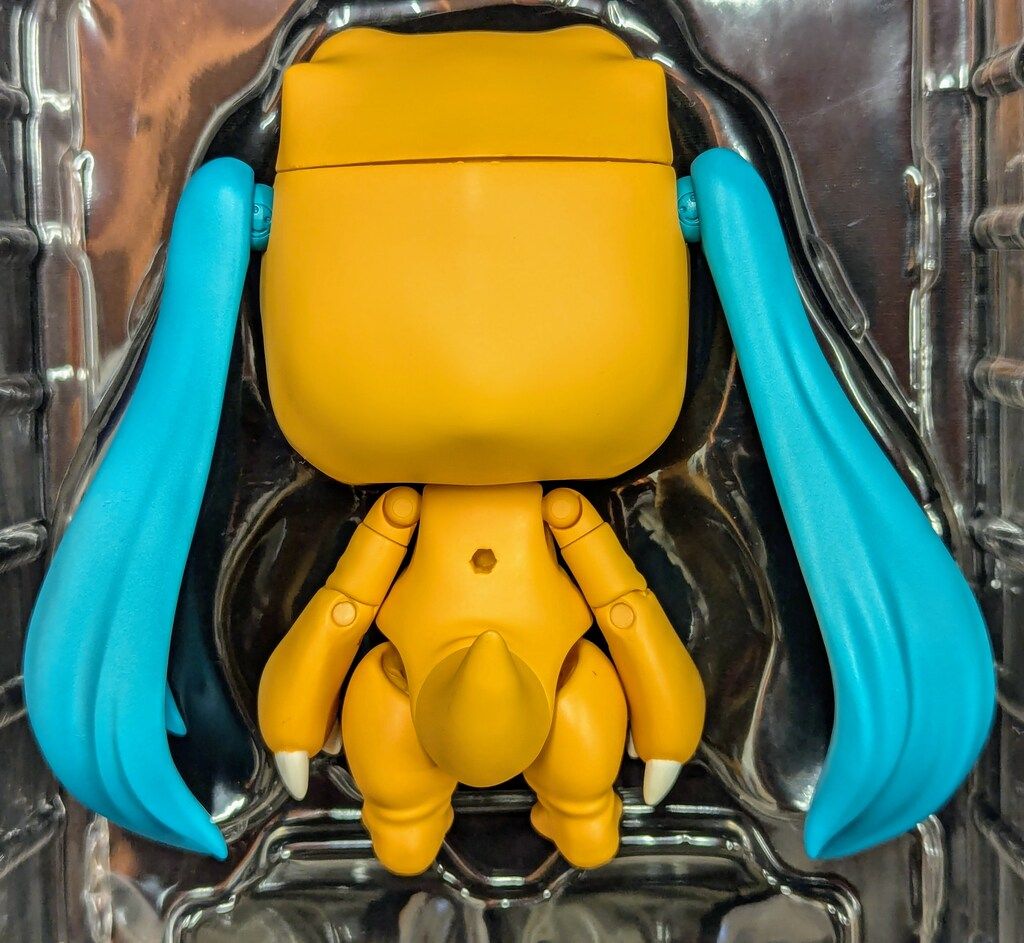 グッドスマイルカンパニー ねんどろいど 初音ミク きぐるみアグモンVer