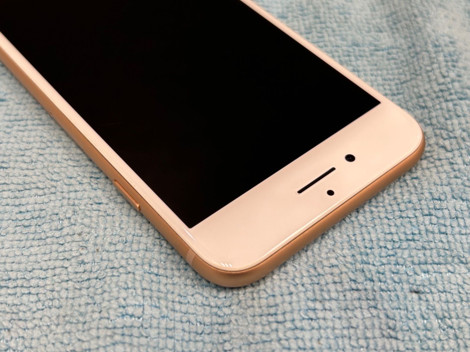 iPhone8 64GB 販売済み GOLD iPhone 8 Gold 64GB (Unlocked) – Plug