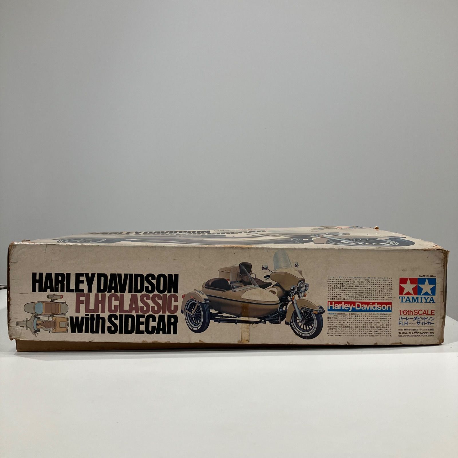 ハーレーダビッドソン FLH クラシック サイドカー付き 1/6 プラモデル