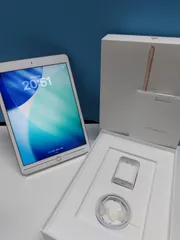 匿名発送 iPad本体 ひび割れありiPad（第8世代 変形 ジャンク品 2026年