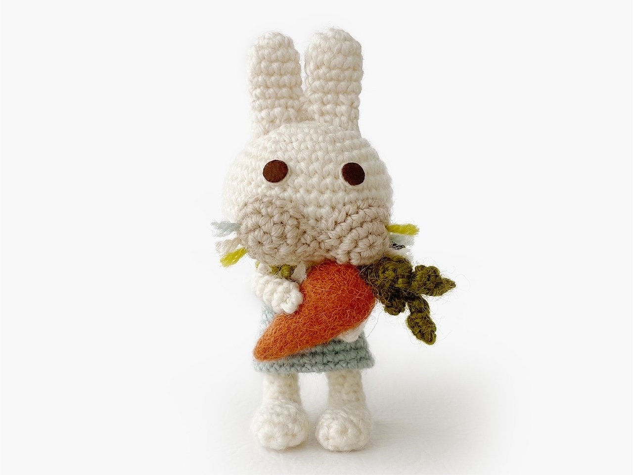 にんじんをかかえたうさぎができました｜オムニベリー / アミグルミ作家