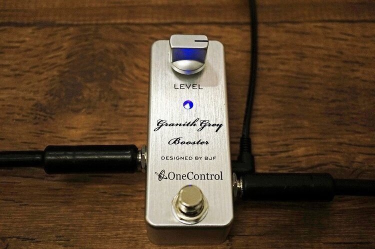 坂本夏樹さんによる、One Control LITTLE GREEN BOOSTERとGRANITH GREY