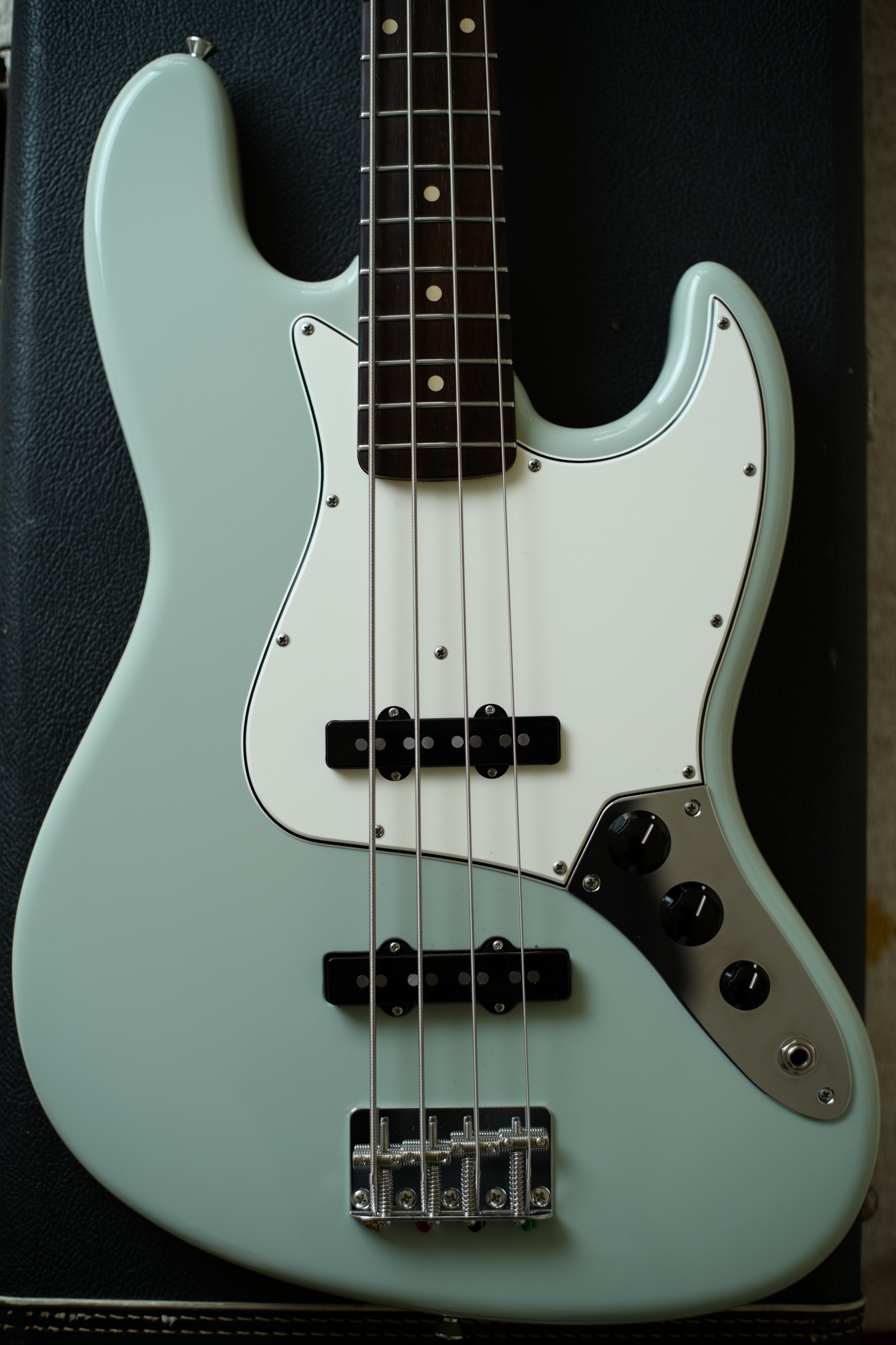 Freedom Custom Guitar ResearchのジャズベースをMNGしたので紹介