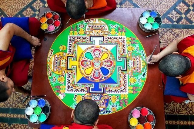 砂絵マンダラ」、仏神と直接融合する場 【曼陀羅シリーズ－砂絵