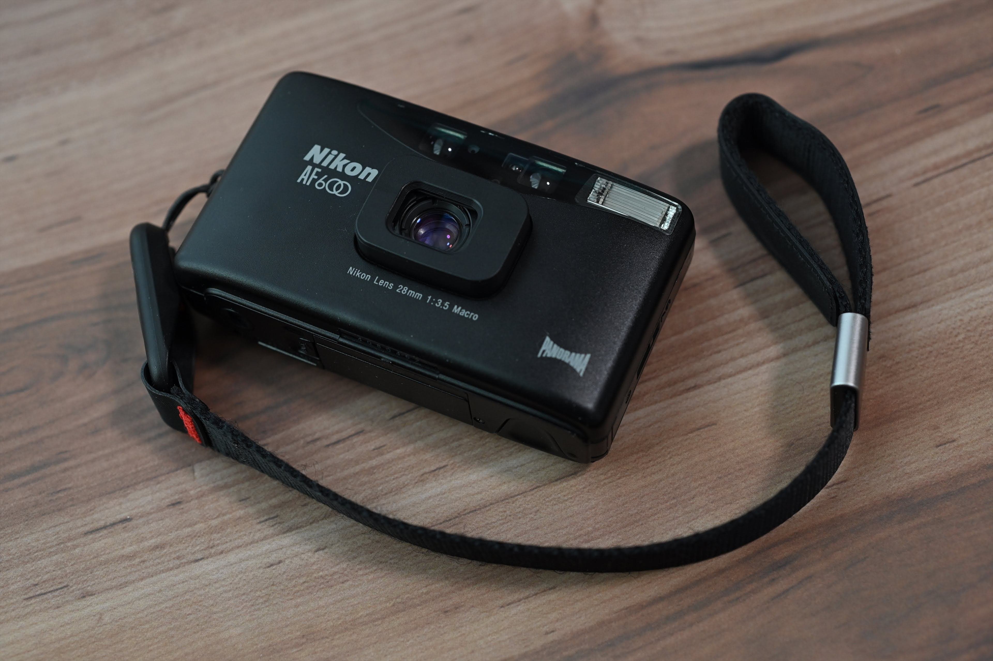 Nikon AF600 『ジャンク品』 Nikon AF600 フィルムカメラ ジャンク