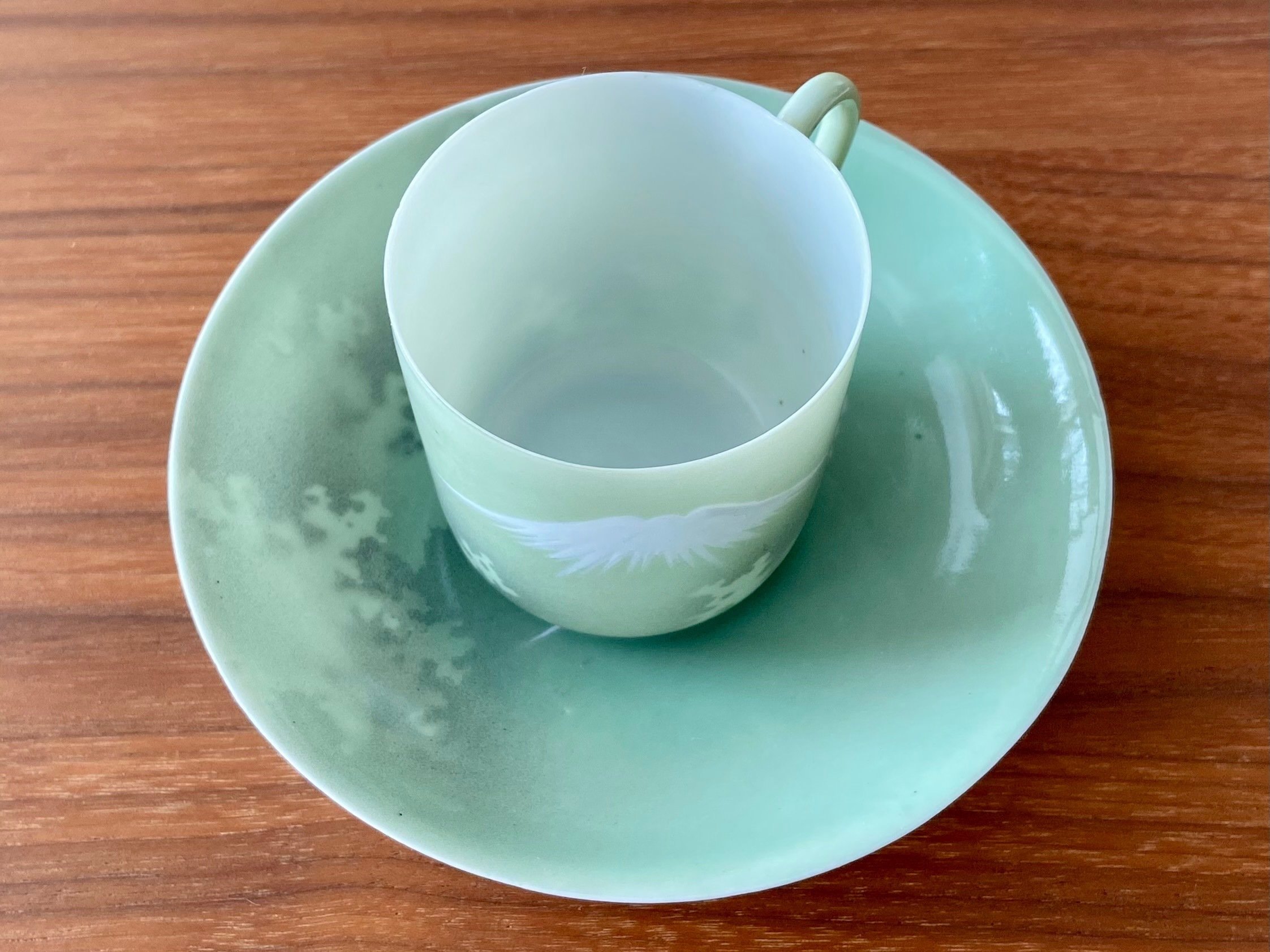 釉下彩と盛上による富士絵のカップについて｜ryo