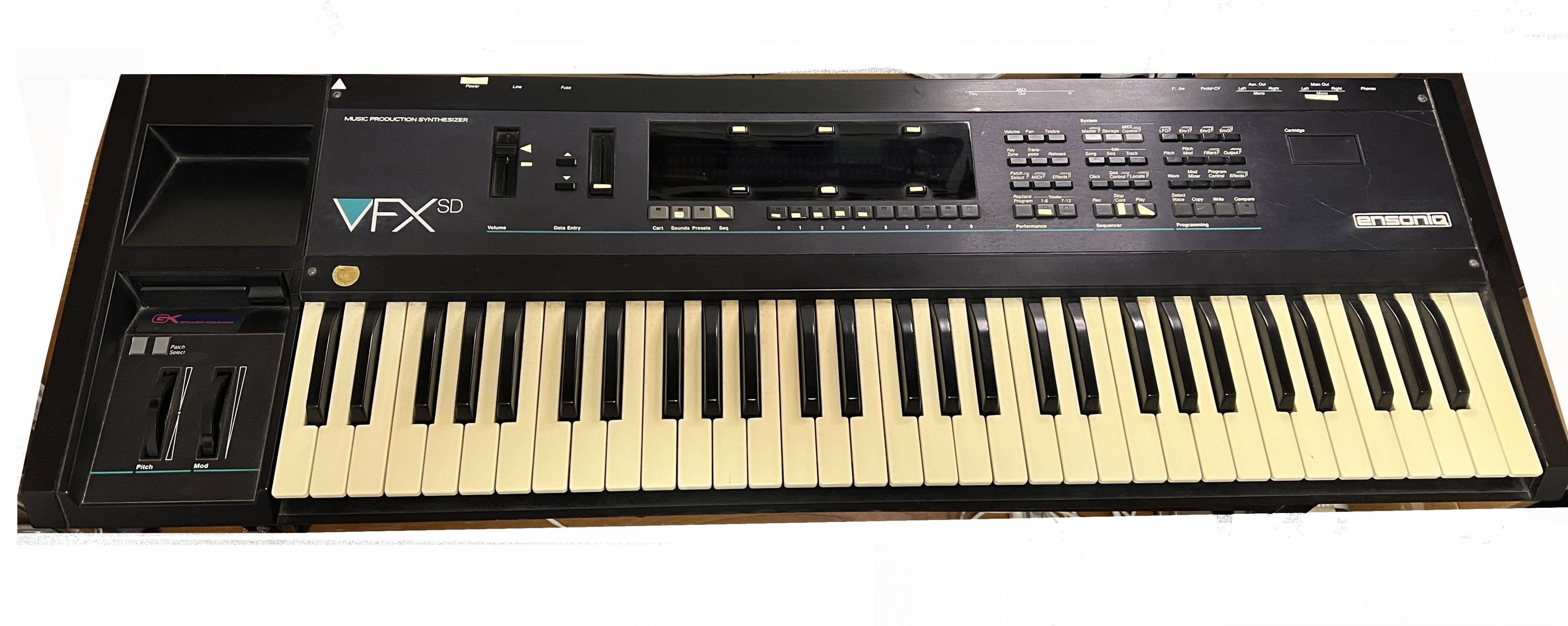 動作品 YAMAHA DX7 II D シンセサイザー ソフトケース付き 動作品