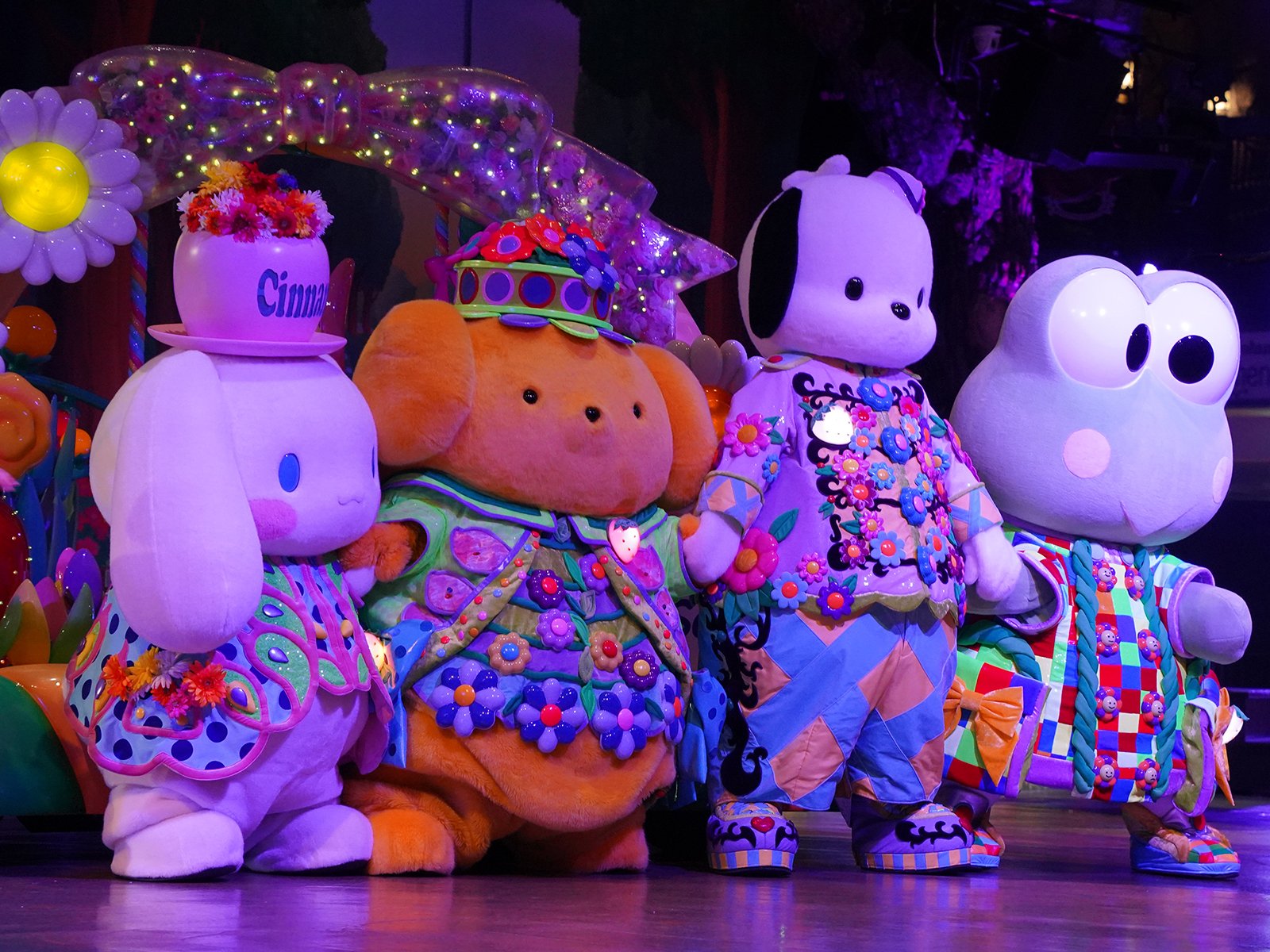 みんななかよく」のメッセージを届ける「Miracle Gift Parade