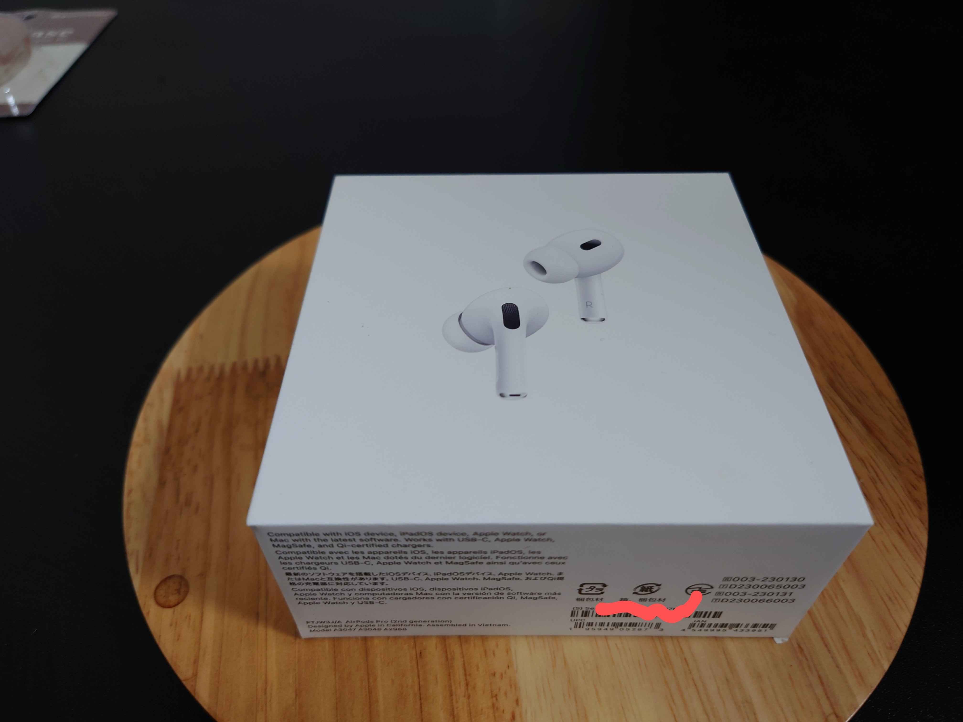 メルカリで買ったAirpods pro第二世代(偽物)と本物比べてみた。(見た目
