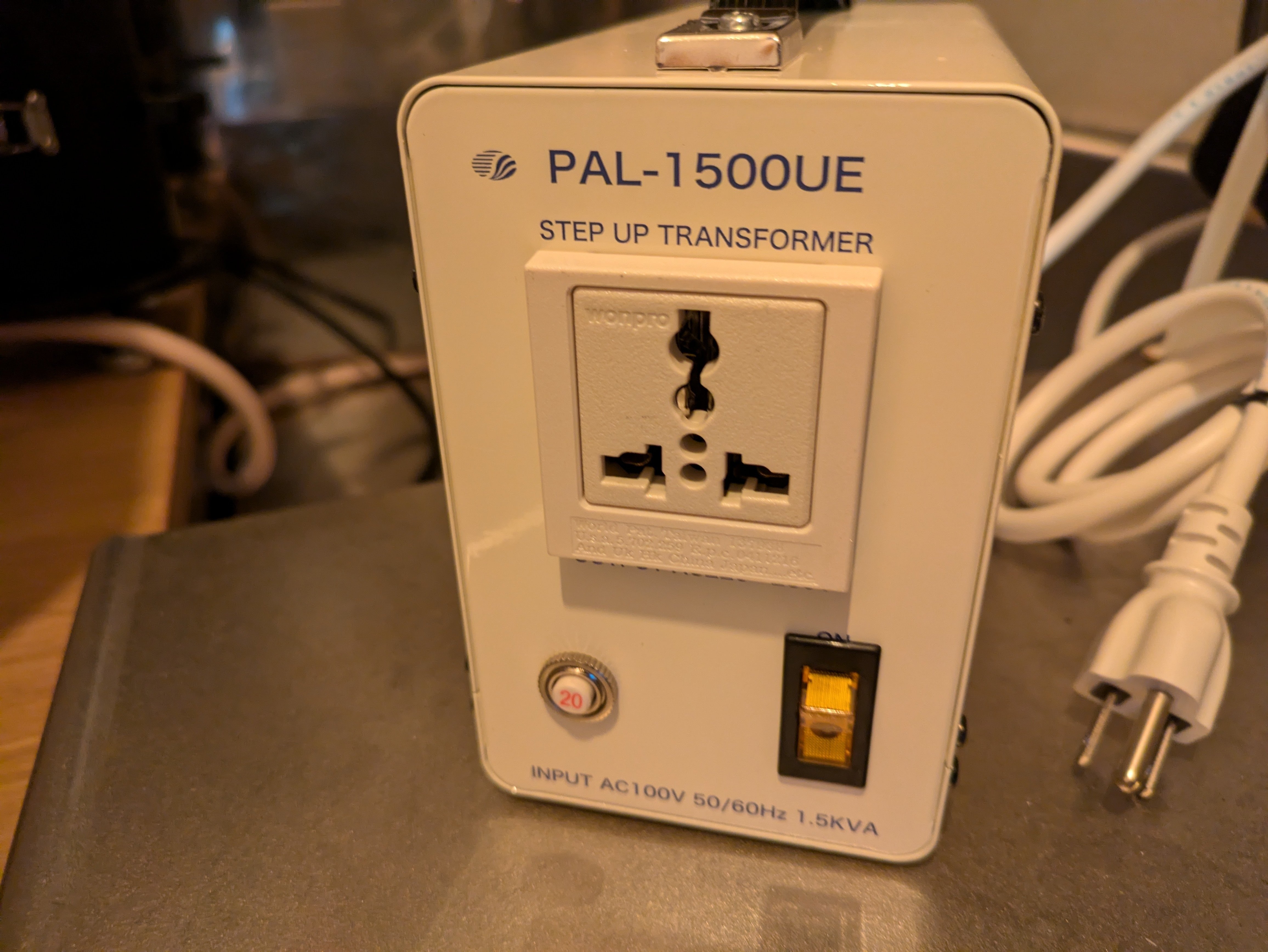 スワロー電機】「PAL-1500UE-DN 高容量/昇圧変圧器 PAL-1500UE-DN