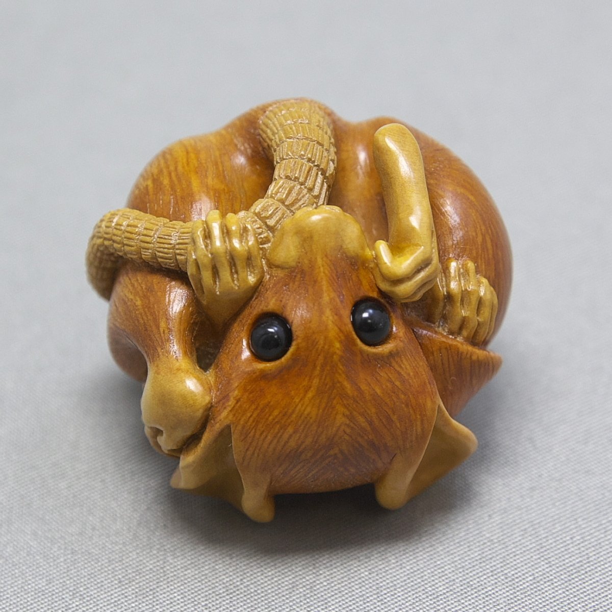 d*7様 根付 大黒様と鼠 ネズミ 時代 提げ物 煙草入れ 玉 文 ？