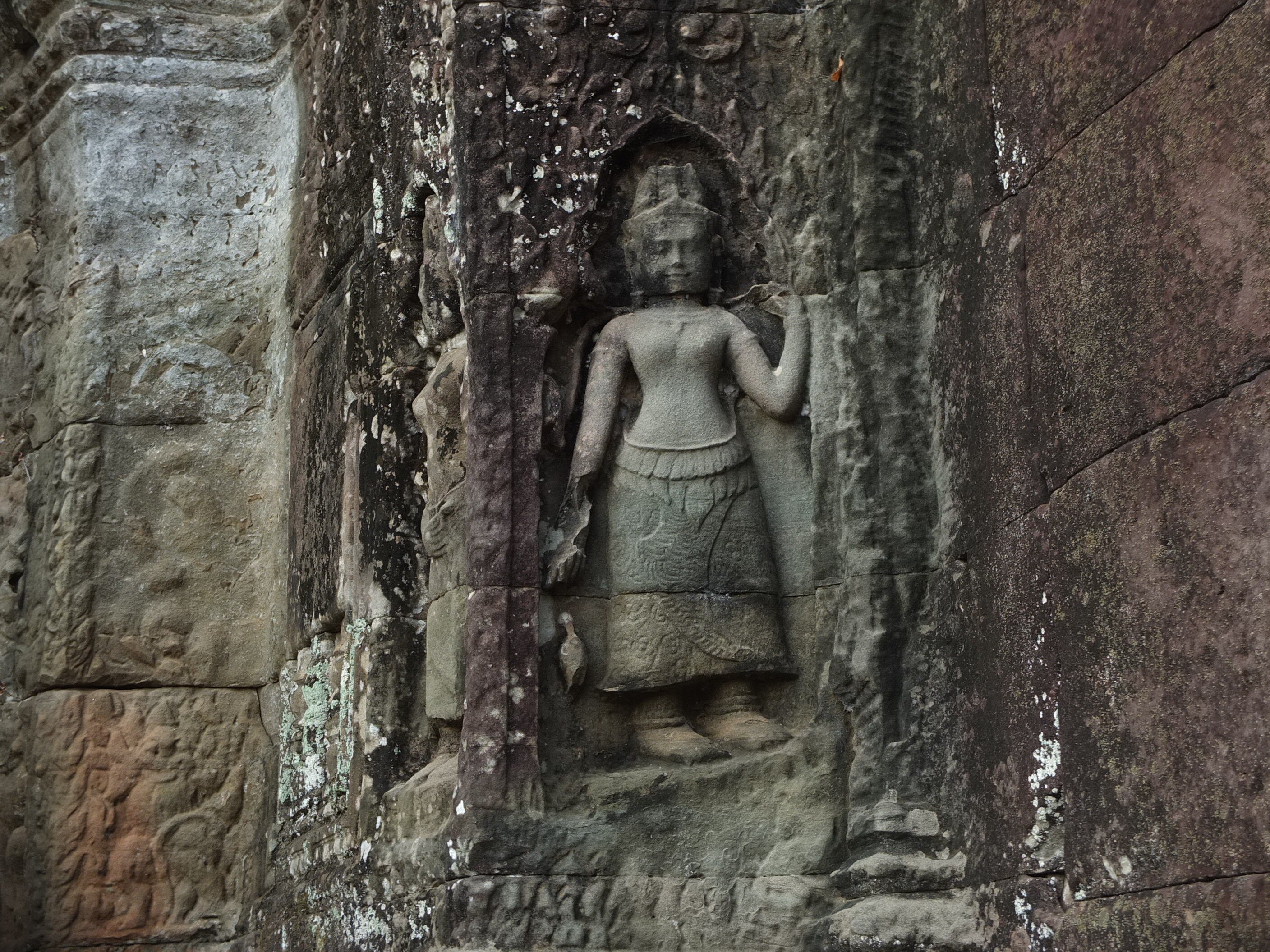 遺跡探訪112】 ジャヤヴァルマン7世の正妻・後妻像？(Preah Khan,12