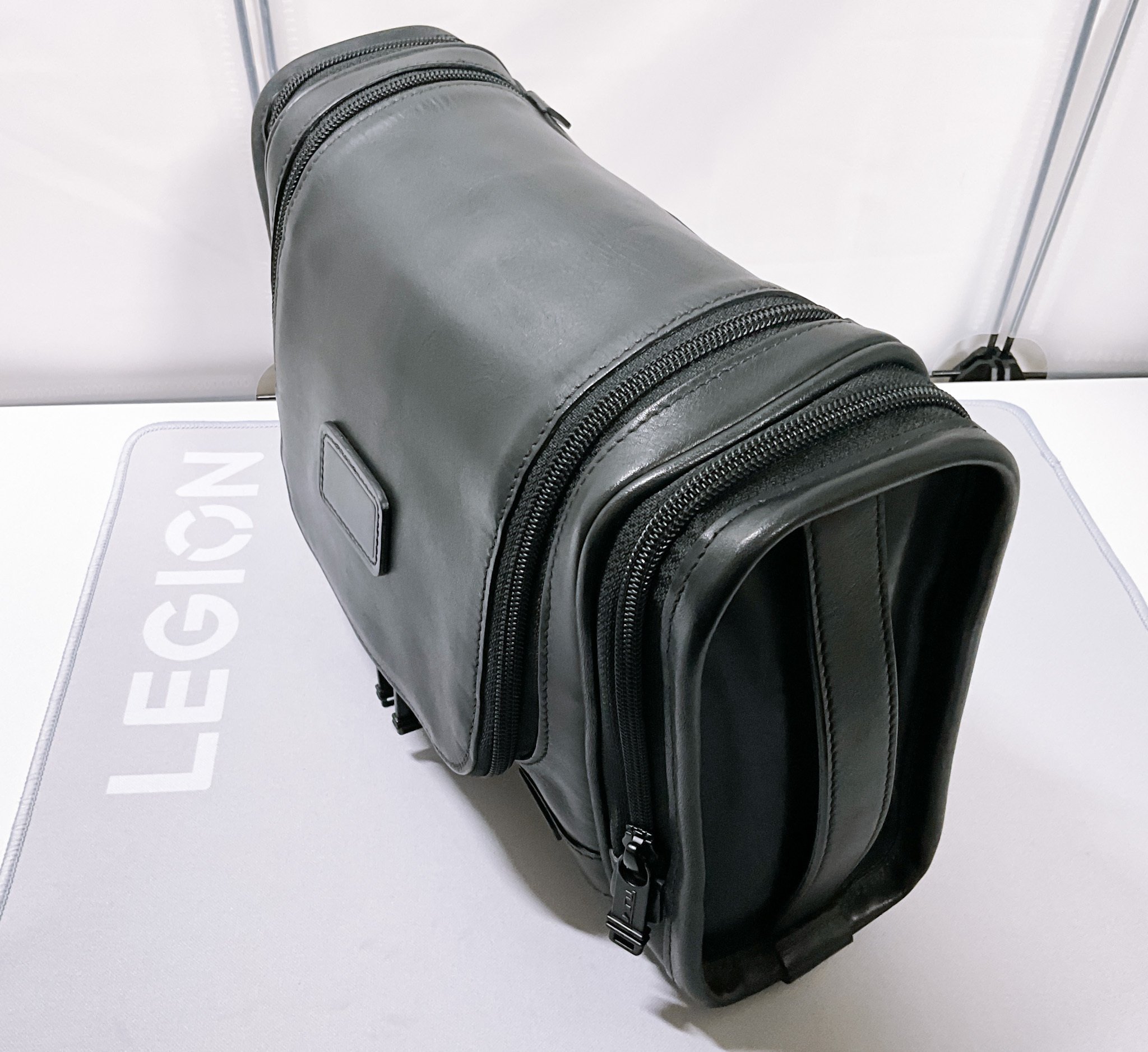 TUMI】「ハンギング・トラベル・キット」レビュー ”デカいこと以外は