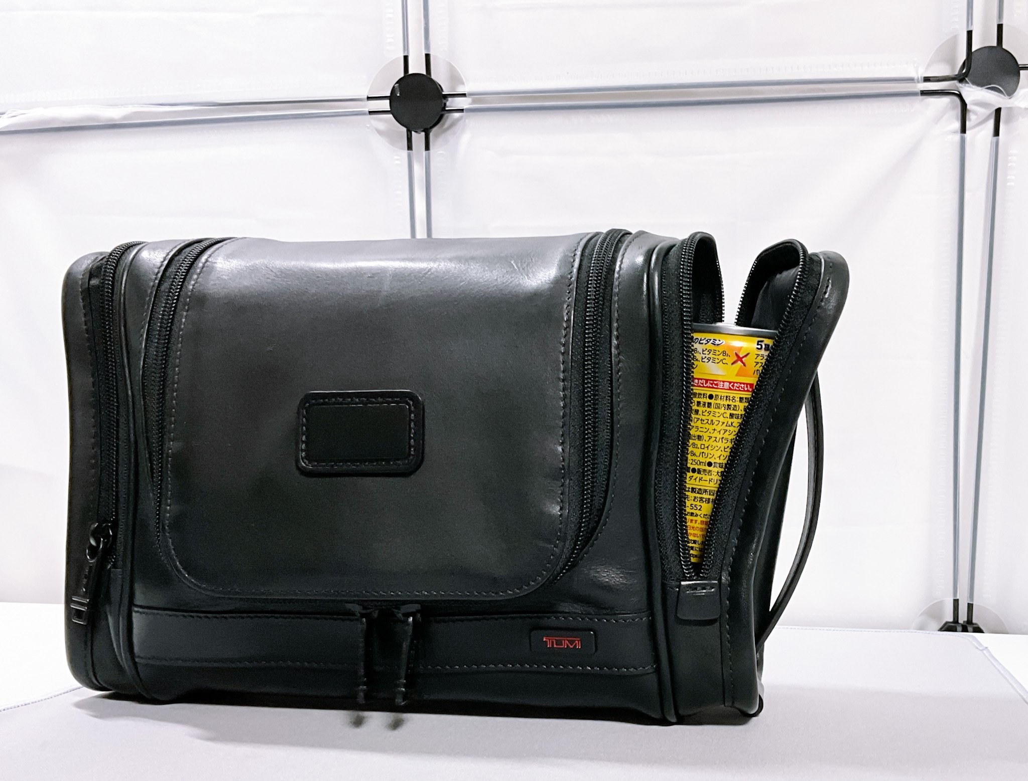 TUMI】「ハンギング・トラベル・キット」レビュー ”デカいこと以外は