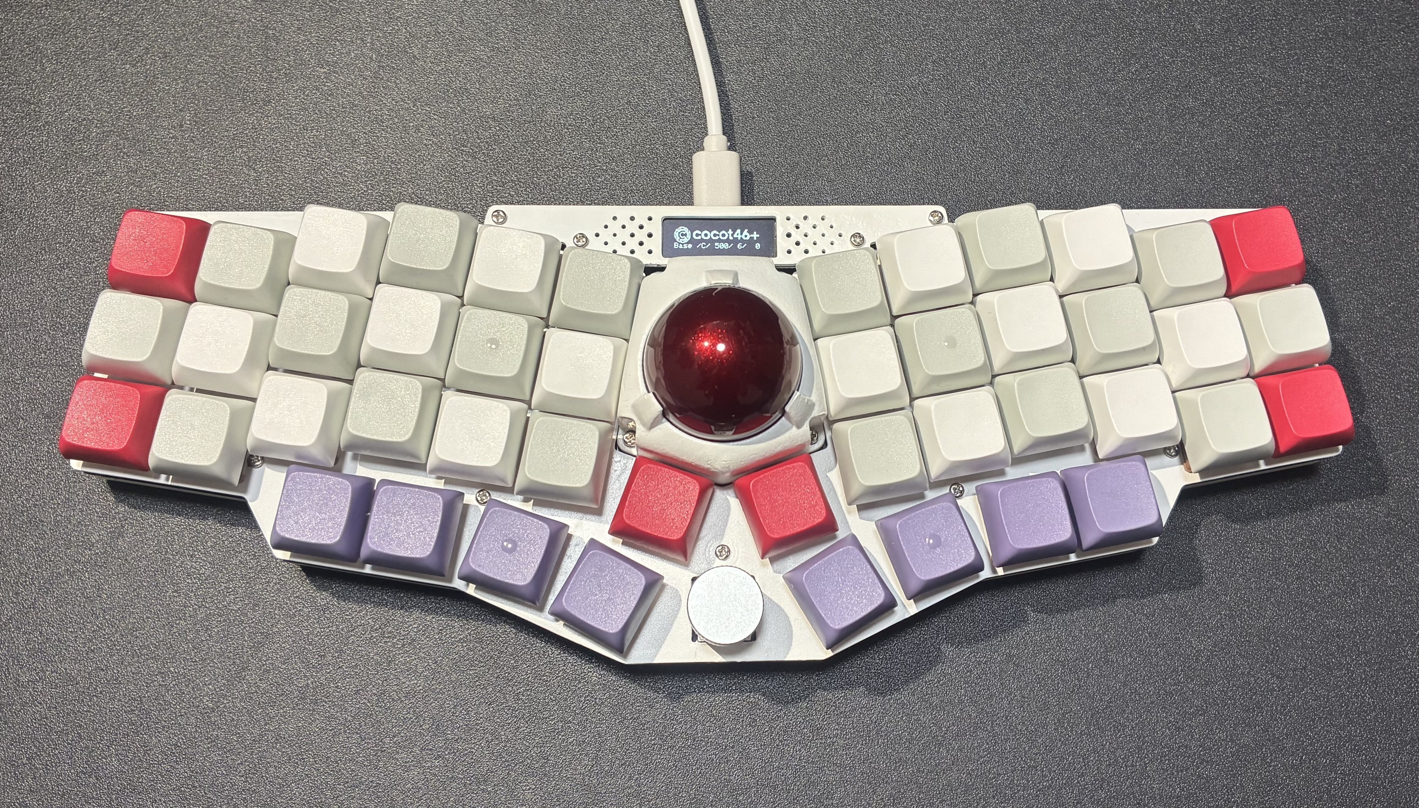 トラックボールとノブを備えた自作キーボードキット「cocot46plus
