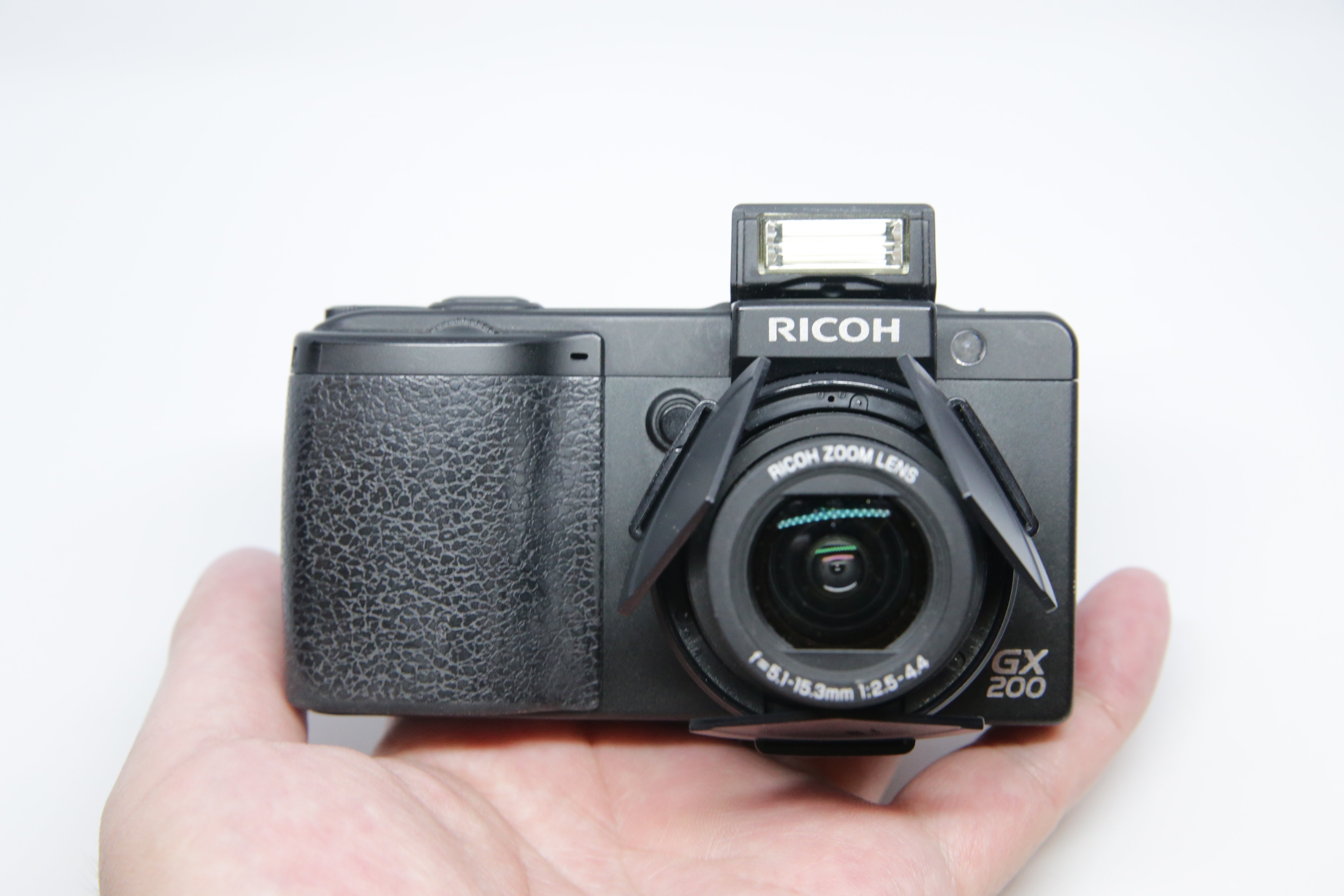コンデジ以上、一眼未満。Ricoh GX200｜ひとりGo Chill