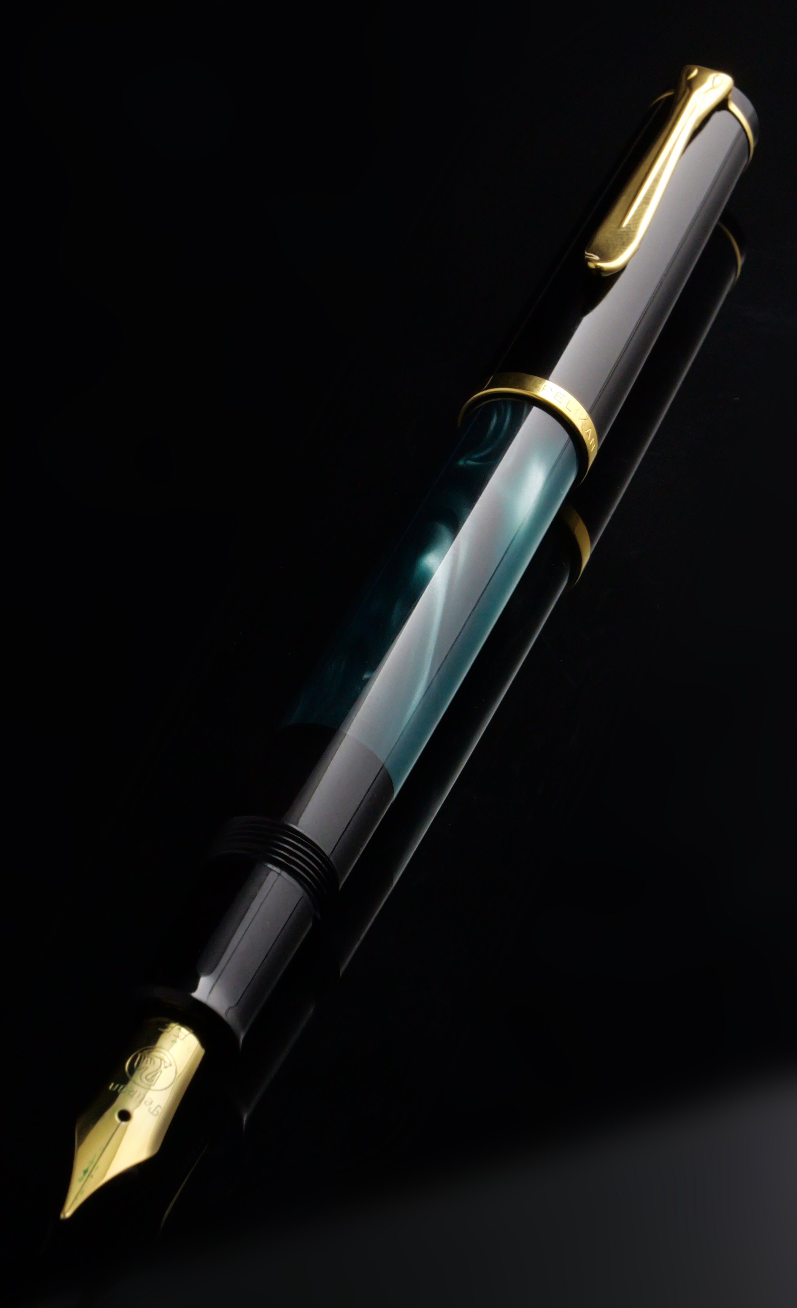 水曜日の調整報告 【 Pelikan M200 ダークブルー 母の遺品 】 : 万年筆