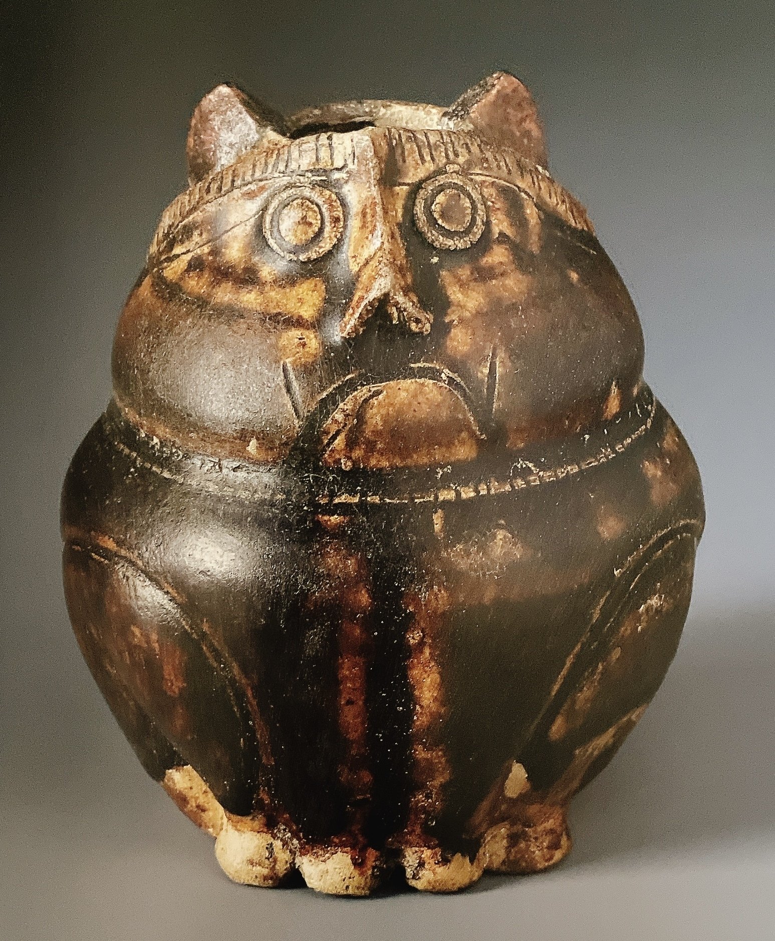 佐藤記念美術館とクメールの陶器｜村崎柘榴