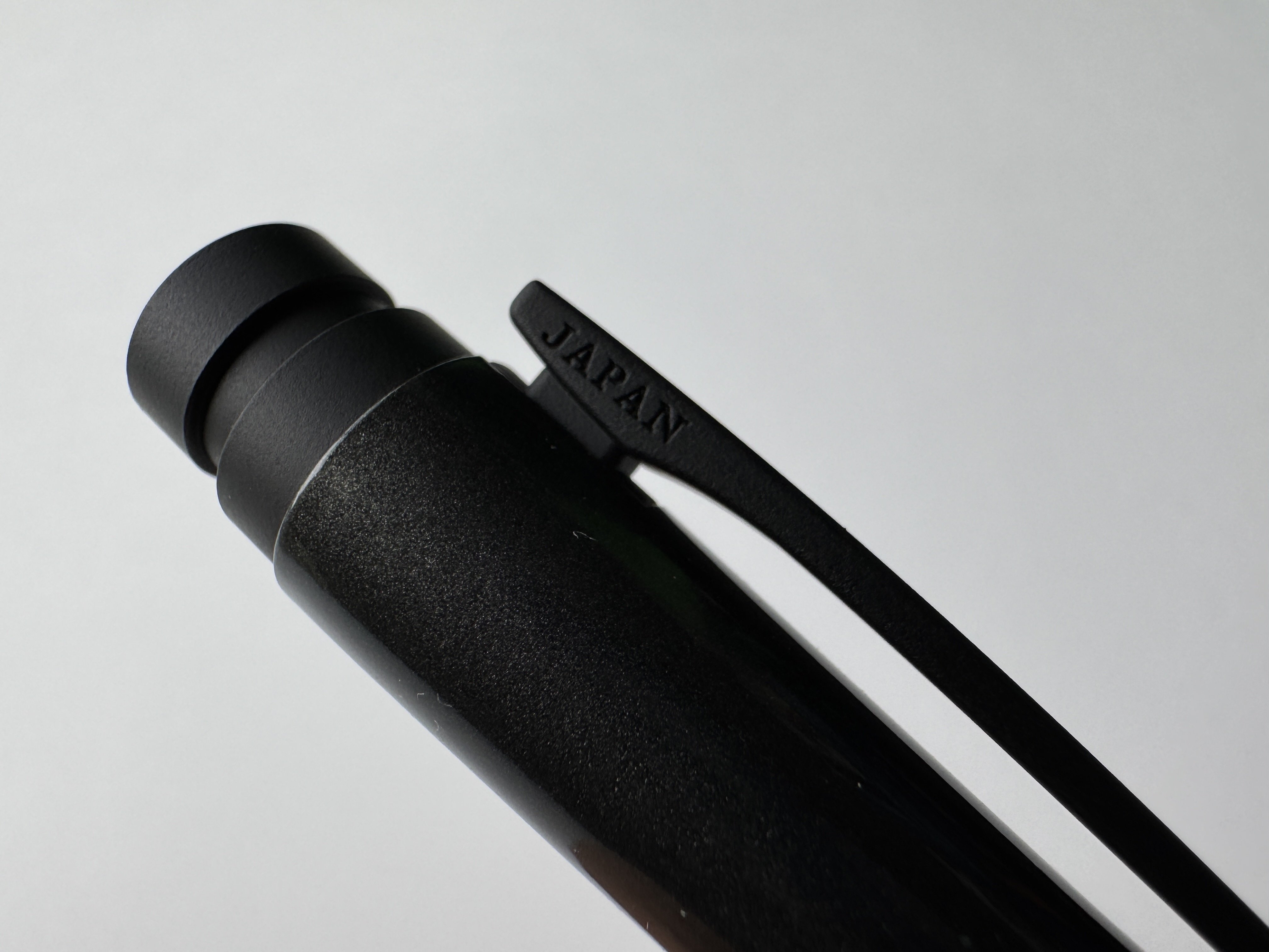 正に問題作。】Seasar Aero 剛性感MAXシャーペン ガンメタル 偏見