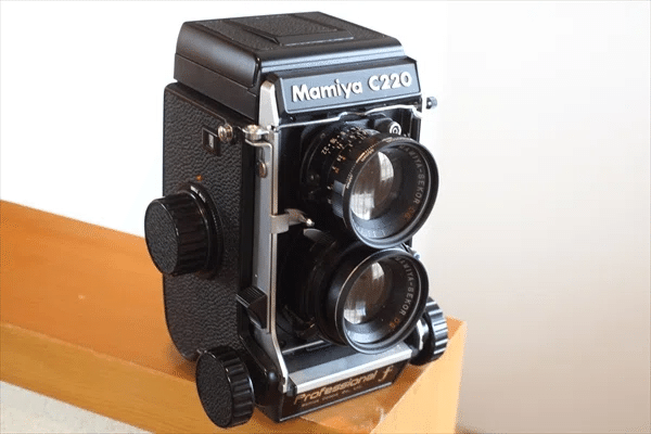 マミヤの『二眼レフ』のレンズ交換 ｜いつかどこかで