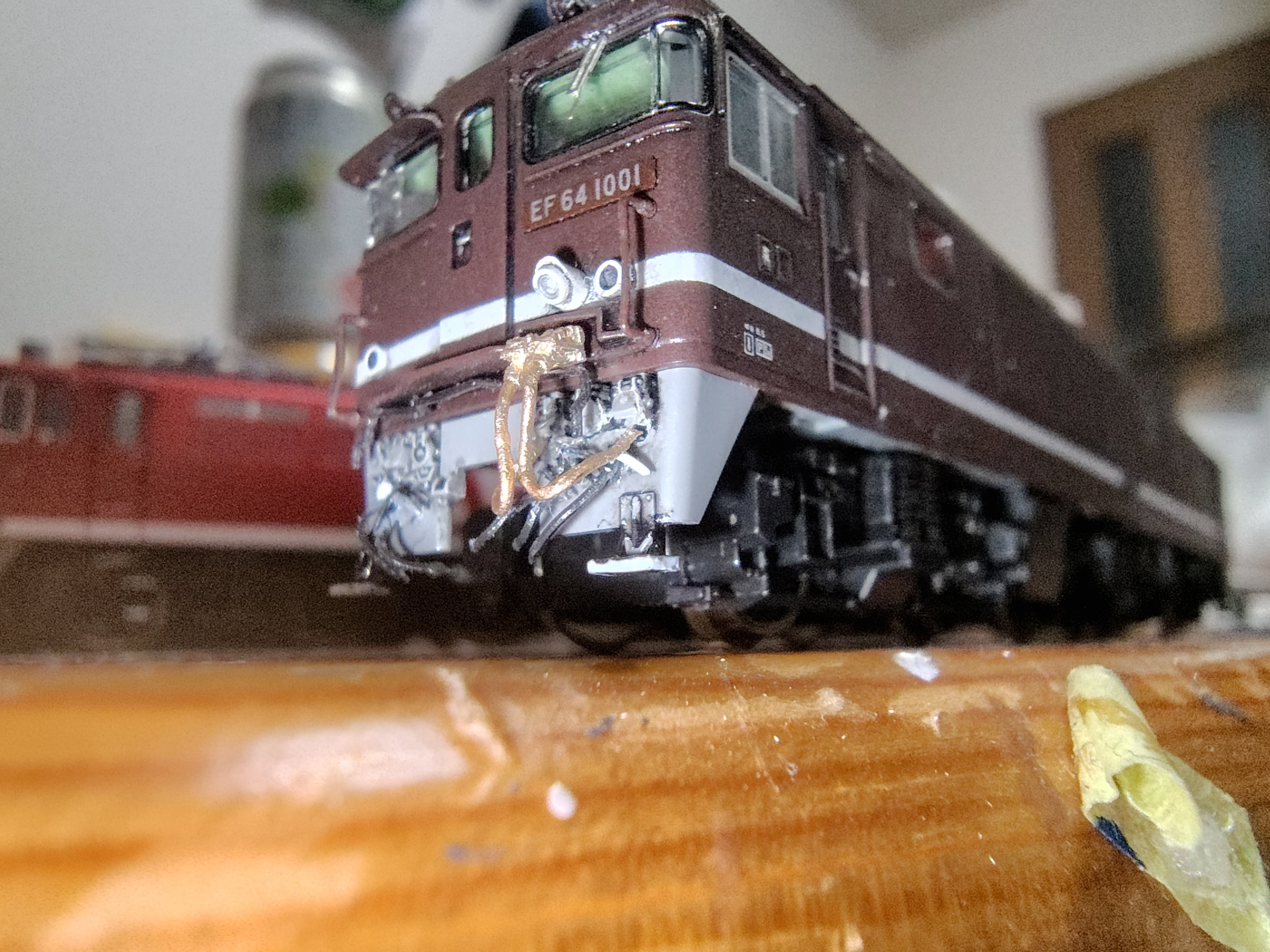 模型加工》TOMIX 9110 EF64 1001をいじる｜さもこう