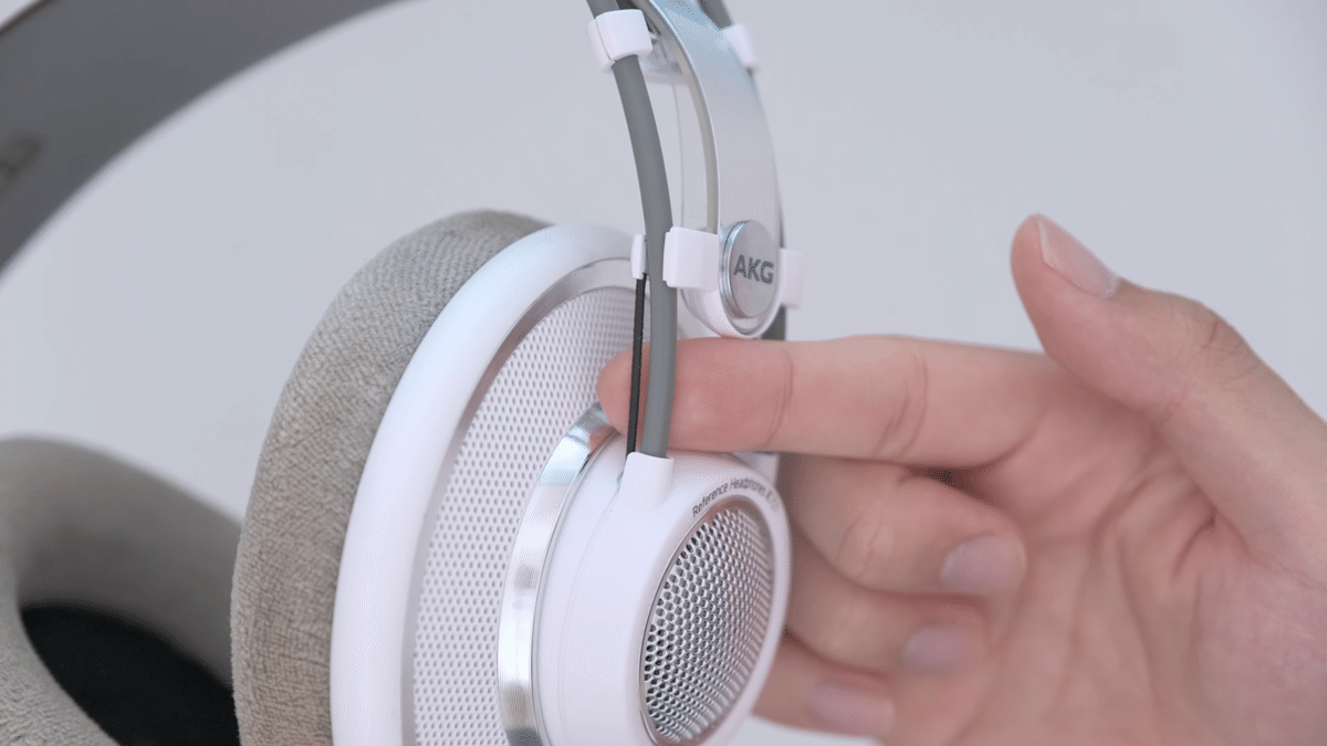 AKGの白くておしゃれな有名ヘッドホンが良すぎる【K701】｜Harushika