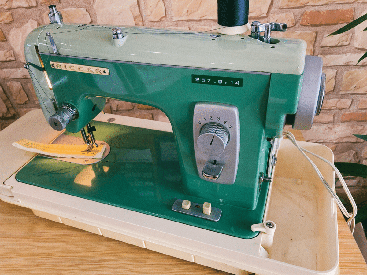 足踏みミシン アンティークミシン TA-1 RHYTMH TA-1アンティーク