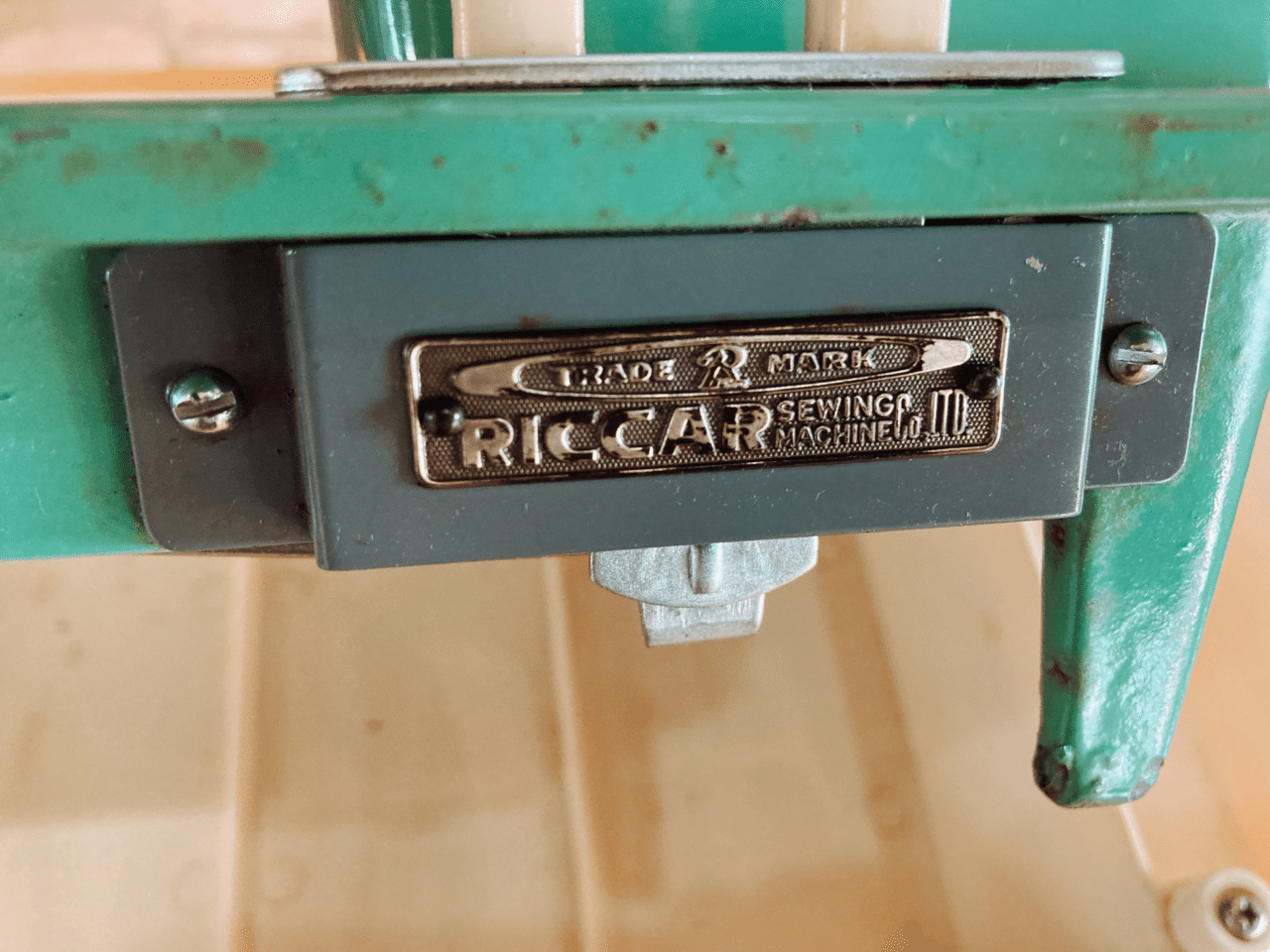 ミシン紹介】アンティークミシンRICCAR（リッカー）「MODEL RW-6E