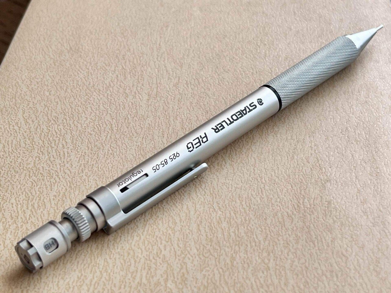 待望の復刻】 ステッドラー「REG（レグ）」が復刻！｜トピックス｜岡本