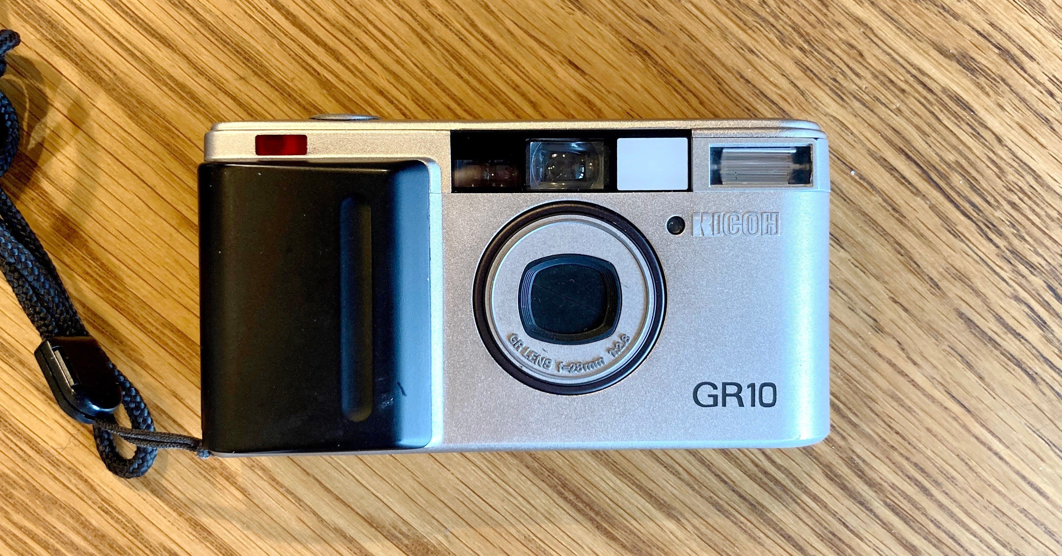 刺さる人には刺さるGR10というフィルムカメラ｜杉田 洋人 / toasts