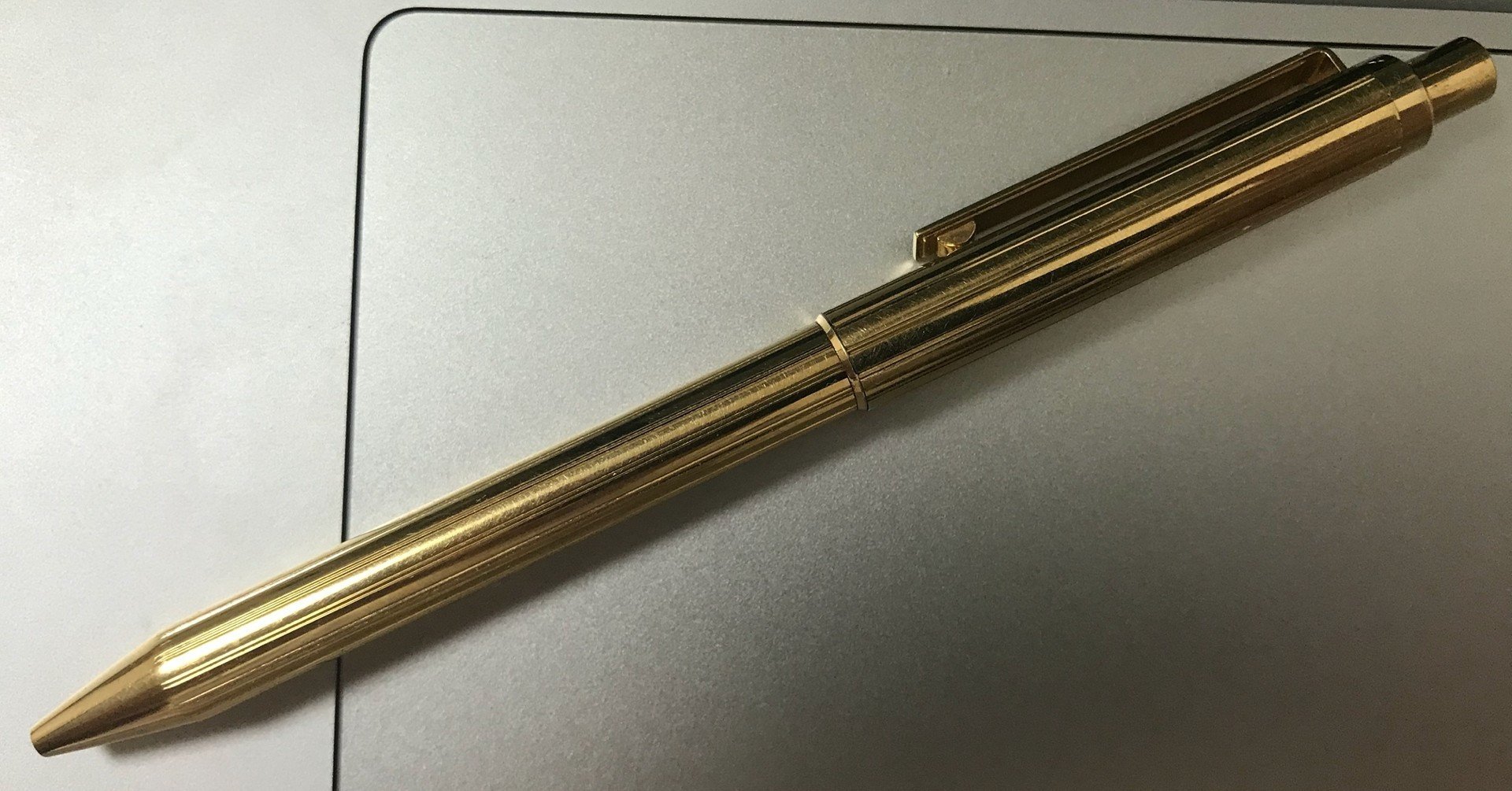 三菱GRANDPRIX 多機能ペン｜瞬