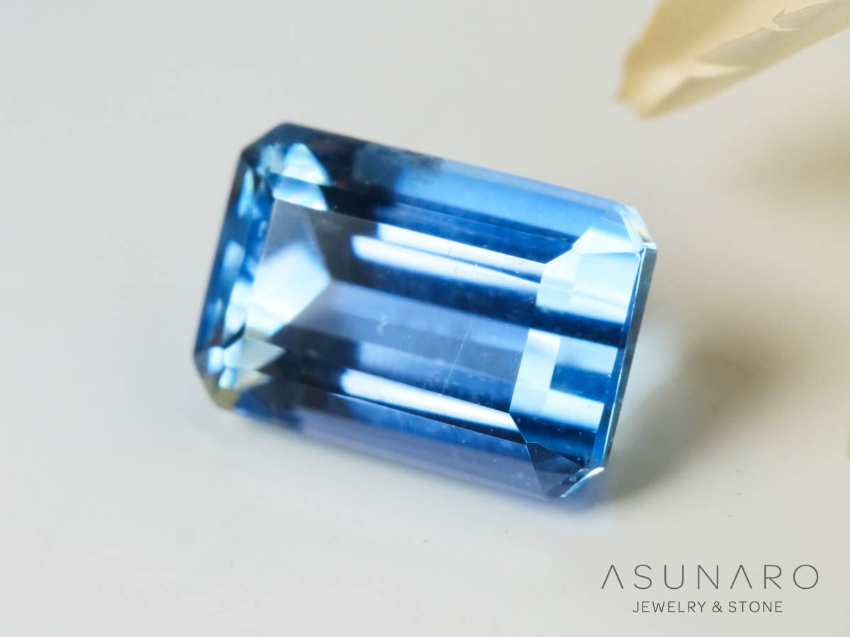 サンタマリアアクアマリン エメラルドカット ブラジル産 0.63ct