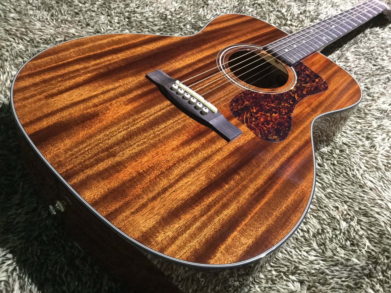 10万以下のギルド】GUILD OM-120 NAT W/B ワケあり特価 | あぽろん