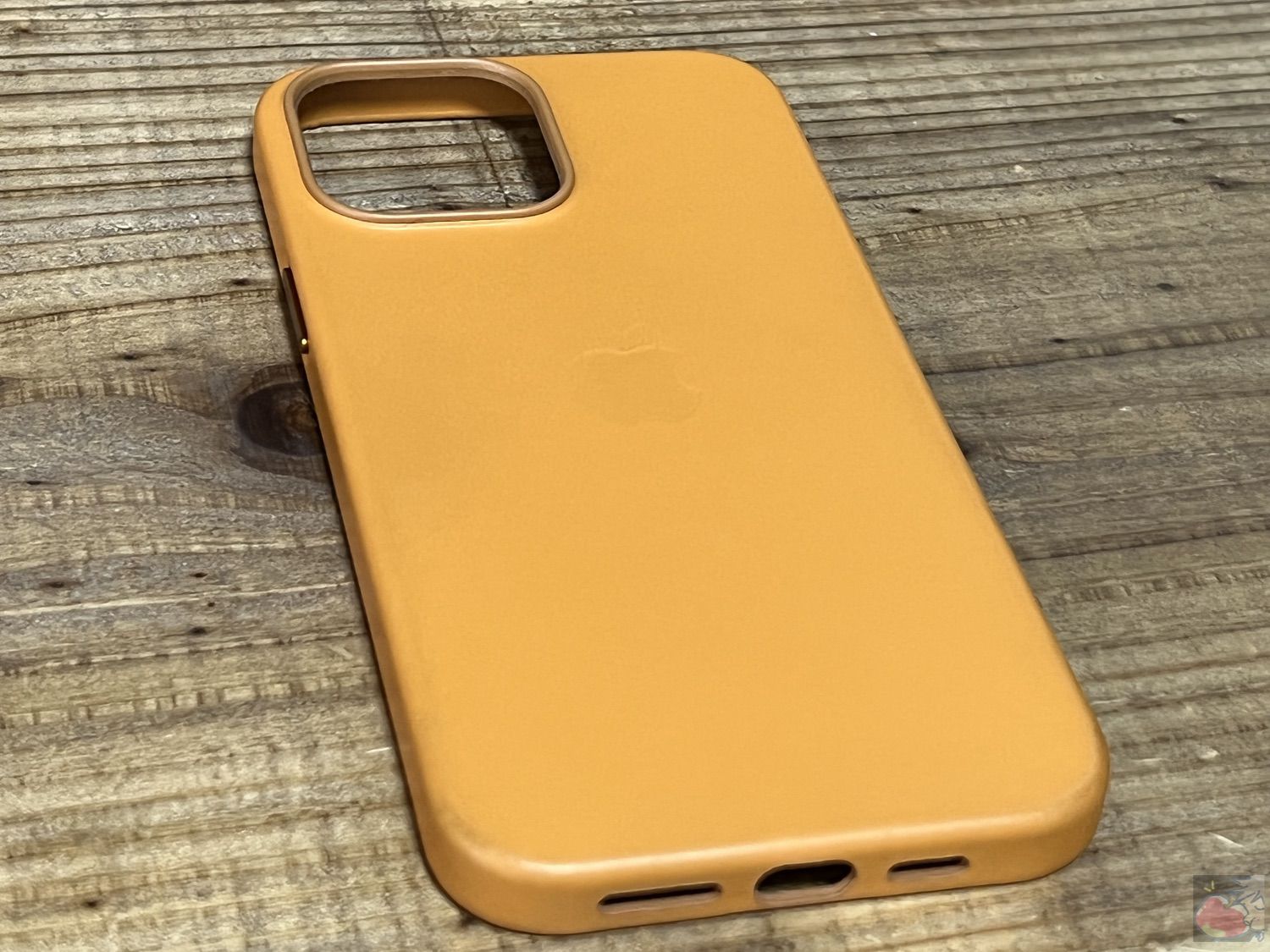 レビュー】iPhone 13 Pro Maxの純正レザーケースを2週間使ってわかっ